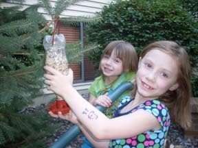 Gadjit Soda Bottle Bird Feeder – 3 Pack | Turn Soda Bottles into Eco-Friendly Wild Bird Seed Feeders | Fun DIY for Kids, Scouts, Clubs, Grandparents | Promotes Recycling & Reuse (Black)