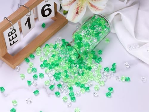 YATOJUZI 500PCS Acrylic Vase Filler Gradient Green Decorations Fake Ice Cubes Crushed Rocks Plastic Diamonds Gems for DIY Party Centerpiece Table Scatter Display 0.5"