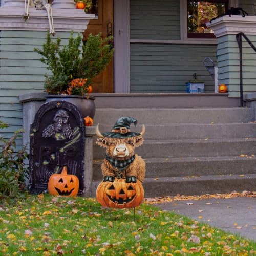 Glitzhome 30" Halloween Decorations Outdoor – Metal Highland Cow Yard Stake Wearing Witch Hat & Plaid Bandana, Handcrafted Iron Painted Lawn Ornament for Garden, Grave or Pathway