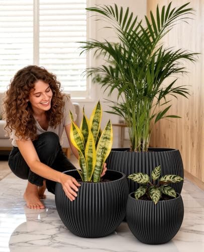 homenote 14.5/12/9.7 Inch Large Plastic Flower Pots with Drainage (3 Pcs)