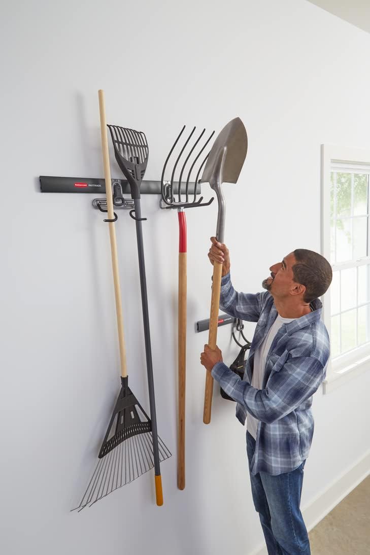 Rubbermaid FastTrack Garage Storage System Tool Hanging Kit, Wall Mount Holder for Garden Lawn Tools/Garage/Home