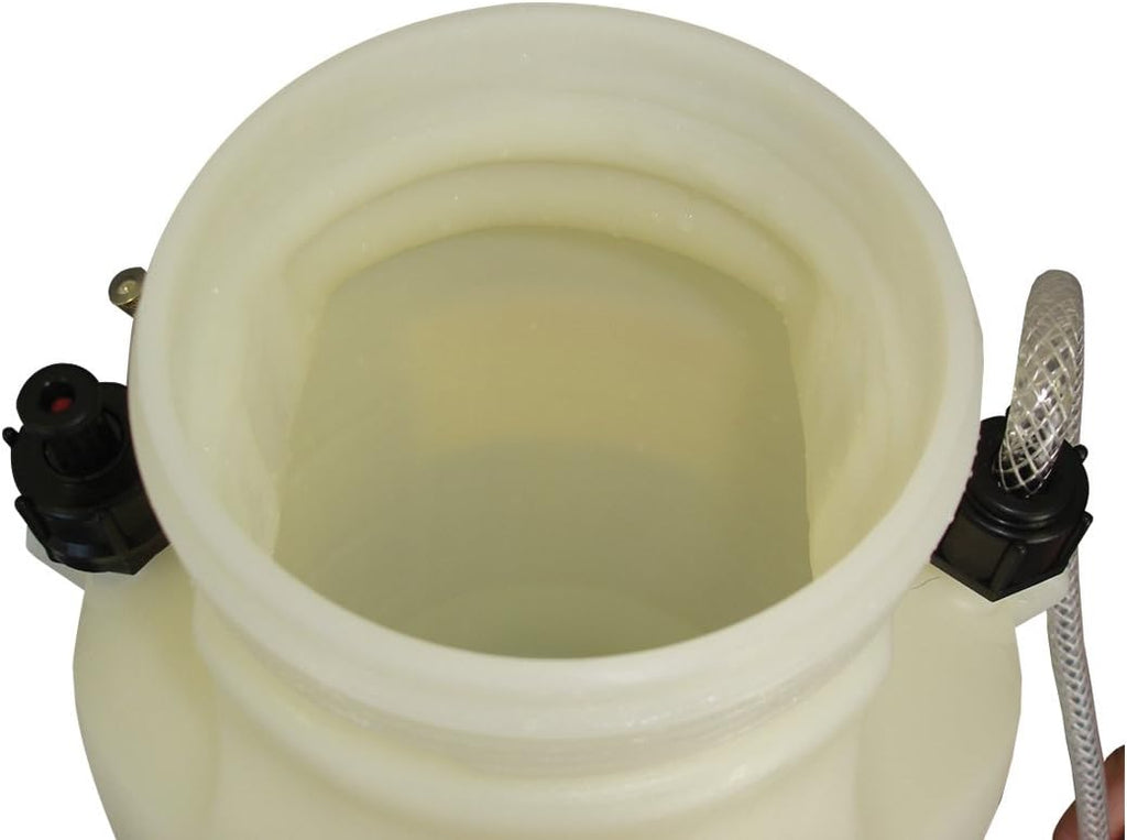 SOLO 456 2-Gallon Handheld Sprayer with Viton® Seals in Key Locations. Viton® Seals Resist Harsh Chemicals. Designed