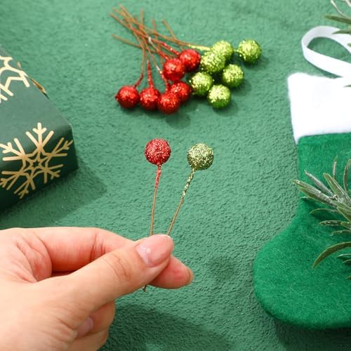 BBTO 100 Pack Artificial Holly Berries Mini 10 mm Christmas Fake Berries Stems Crafts Faux on Wire for Christmas Tree Decoration Flower Branches Ornament Wreath DIY Winter Home (Glitter Red and Green)