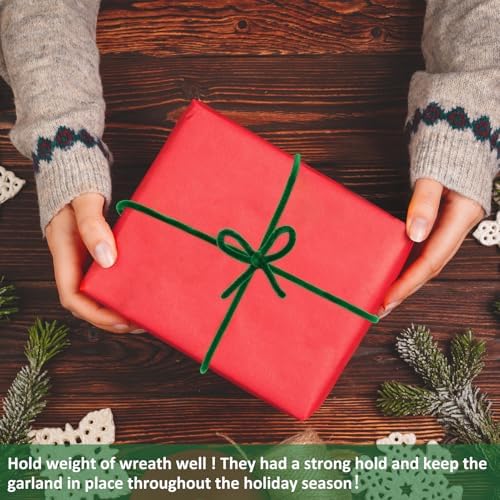 100PCS Christmas Garland Ties Green Fuzzy Chenille Stems Decorative Garland Twist Ties Reusable Holiday Wreath Hanger Fuzzy Sticks for Banister Railing Staircase Wreath Making Xmas Tree Craft Supplies