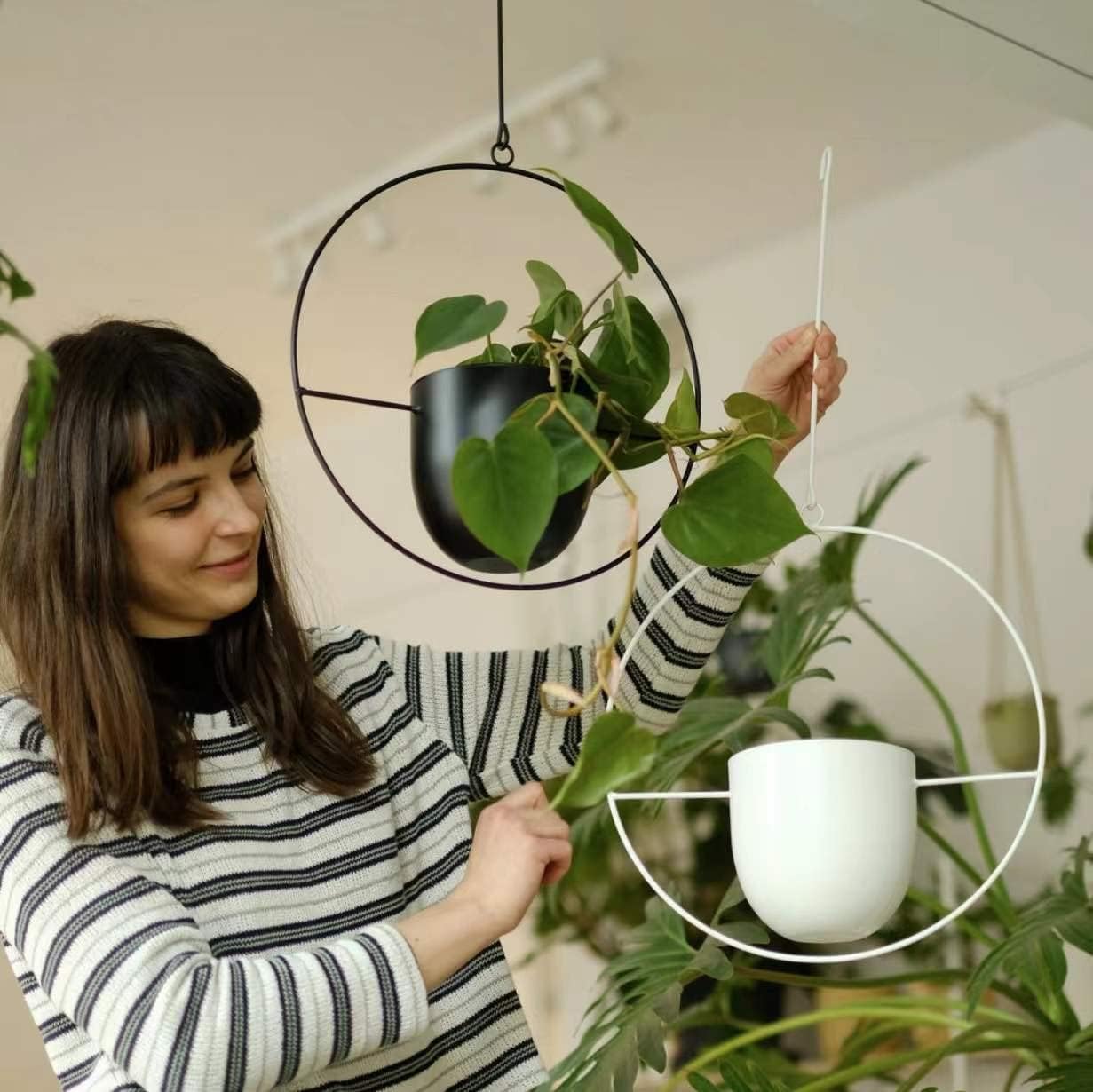 2 Pcs Hanging Planters for Indoor and Outdoor Plants with Hooks and Chains, Metal Modern Wall Ceiling Planter Hangers