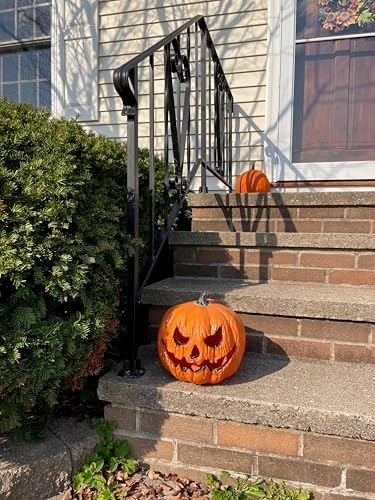 Eerie Light Up Pumpkin, 10"
