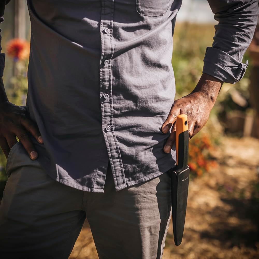 Fiskars Hori Hori Garden Knife with Sheath, Heavy Duty Gardening Hand Tool | Multi-Purpose Gardening Tool for Weeding