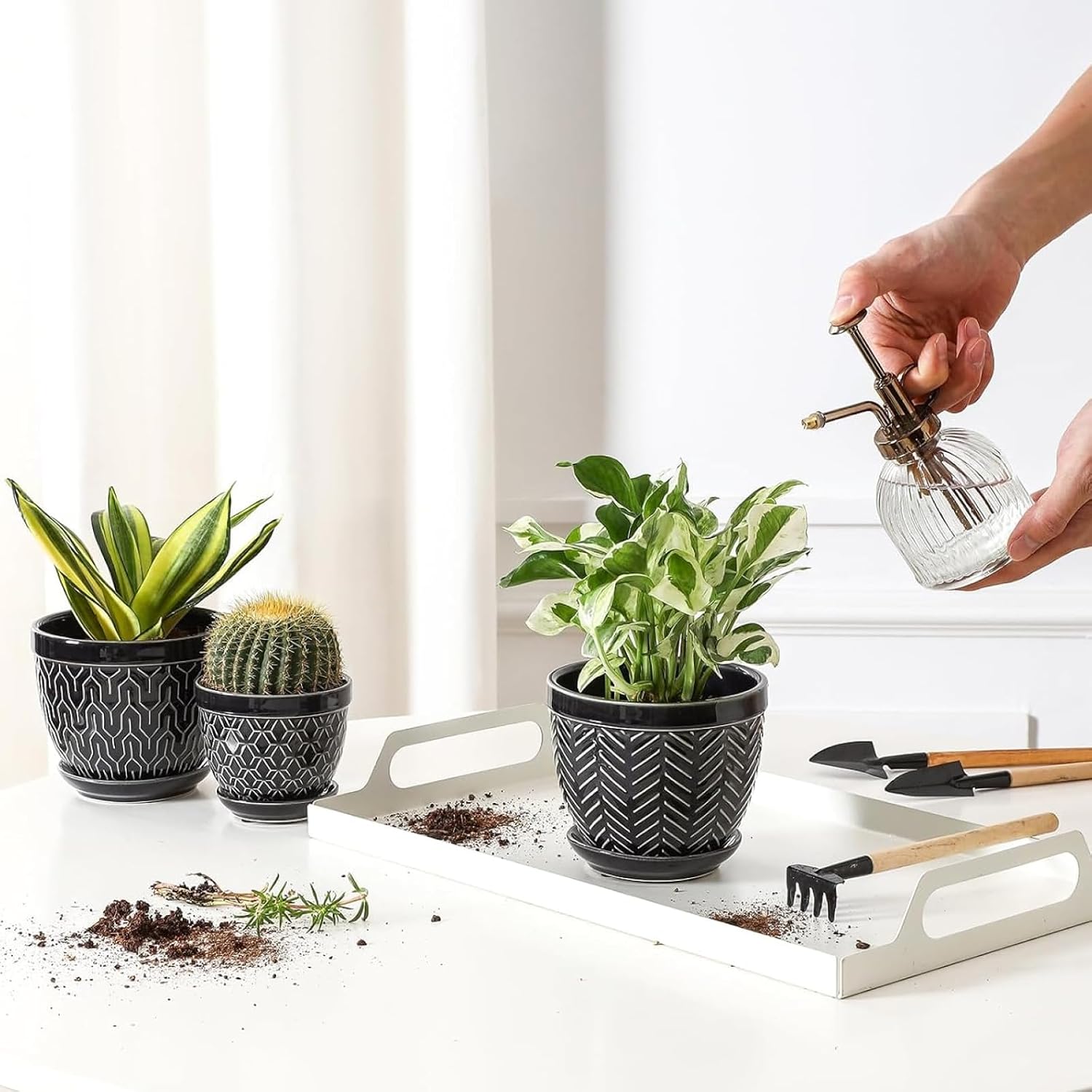 Sureasy Ceramic Plant Pots, 4.7 Inch Flower Pots for Indoor Plants, Succulent Pots with Saucer and Drainage Hole