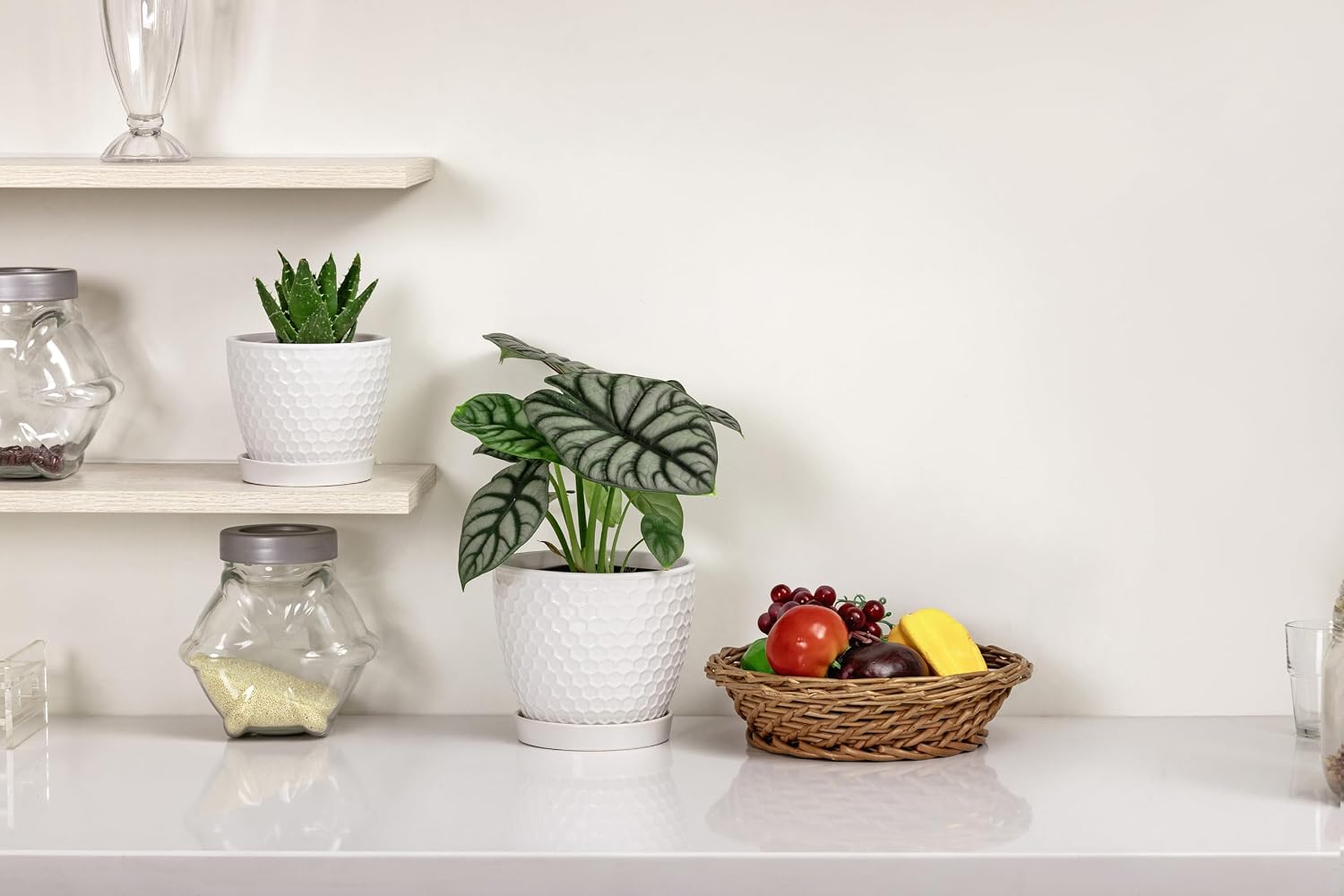 Docrin Ceramic Plant Pots Set of 2 (6.6"+5.5"), High-Fired Clay Indoor Planters with Drainage Holes & Saucer, Honeycomb