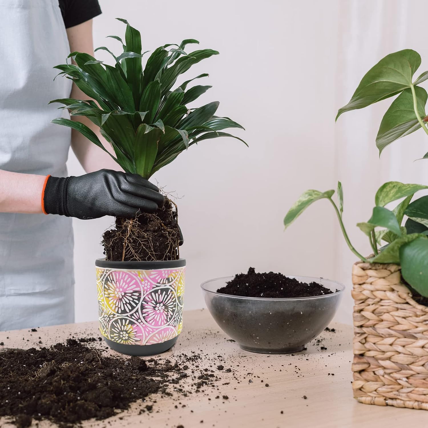 DeeCoo 3 Piece Ceramic Plant pots with Drainage Holes, 5.7/4.7/3.5/inch, Modern Decorative Indoor/Outdoor Flower Pots