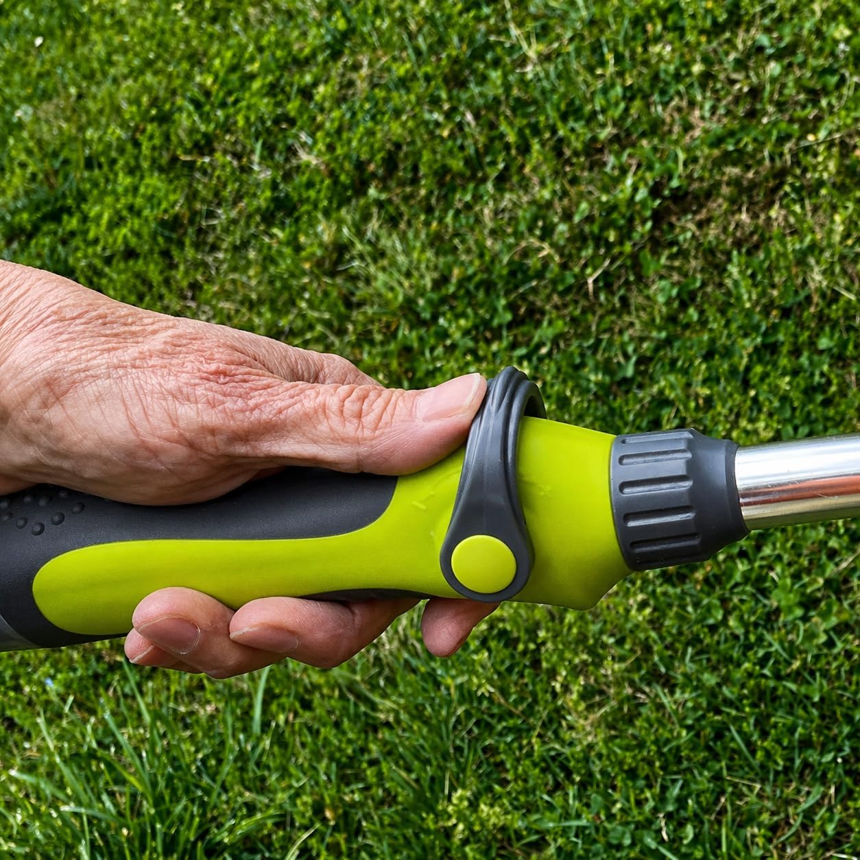15" Watering Wand, 8 Spray Patterns, Thumb Control