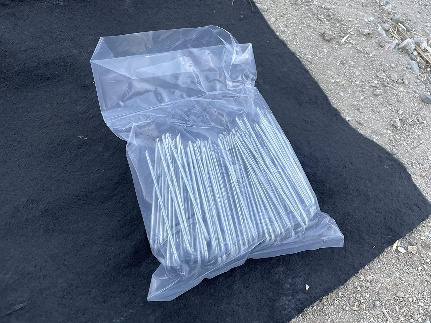 Sandbaggy 4 Inch Landscape Sod Staples | Great for Hard & Rocky Soil | Sharp Like a Knife | Tough 11 Gauge