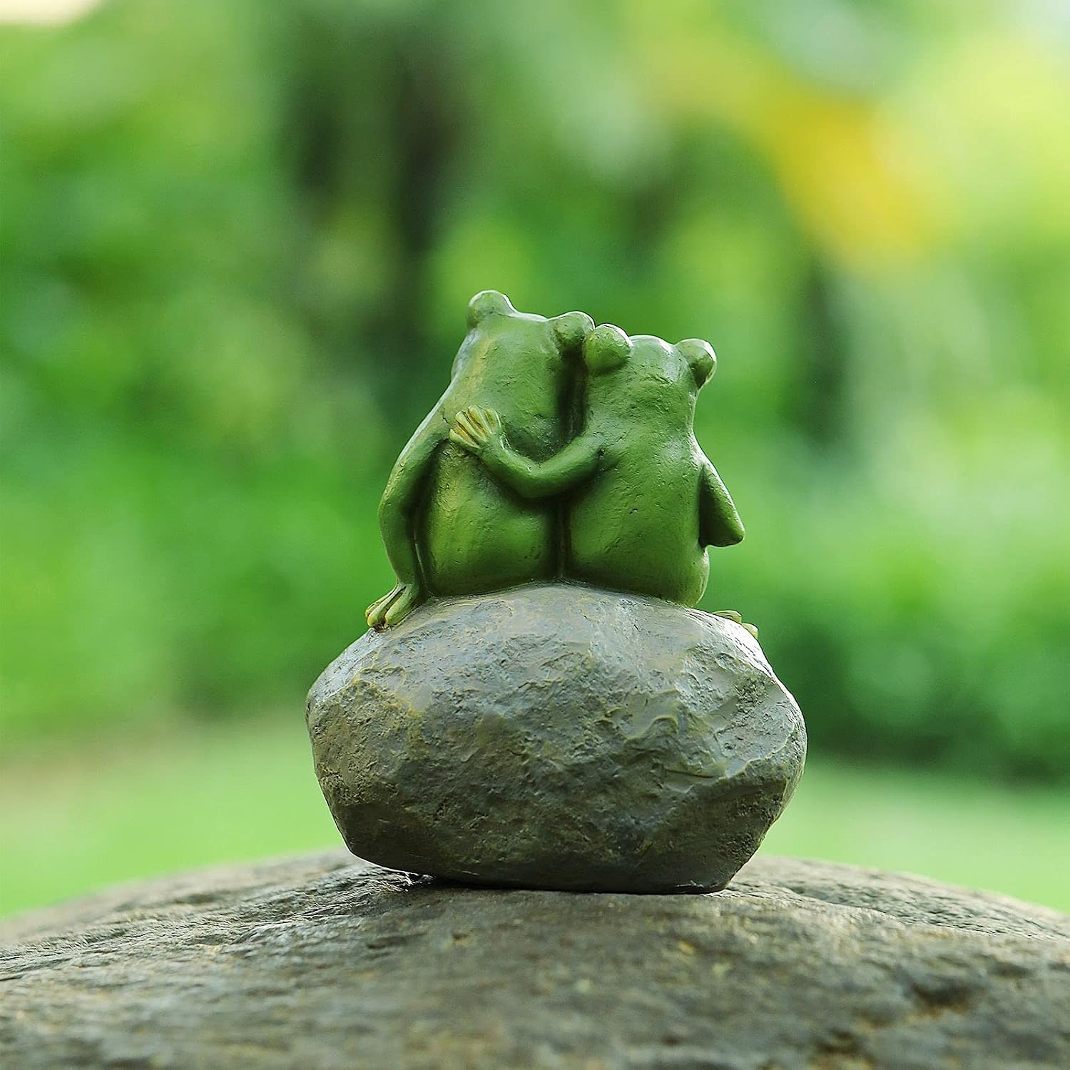 Resin Frog Garden Statue, Green Frog Figure for Outdoor Decor Yard and Garden Decoration Resin Sculpture (Art Deco)