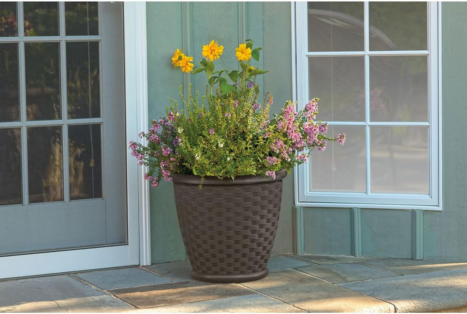 Suncast Sonora 18 Inch Lightweight Durable Plastic Wicker Decorative Flower Planter Pot for Yard, Garden, Indoor or