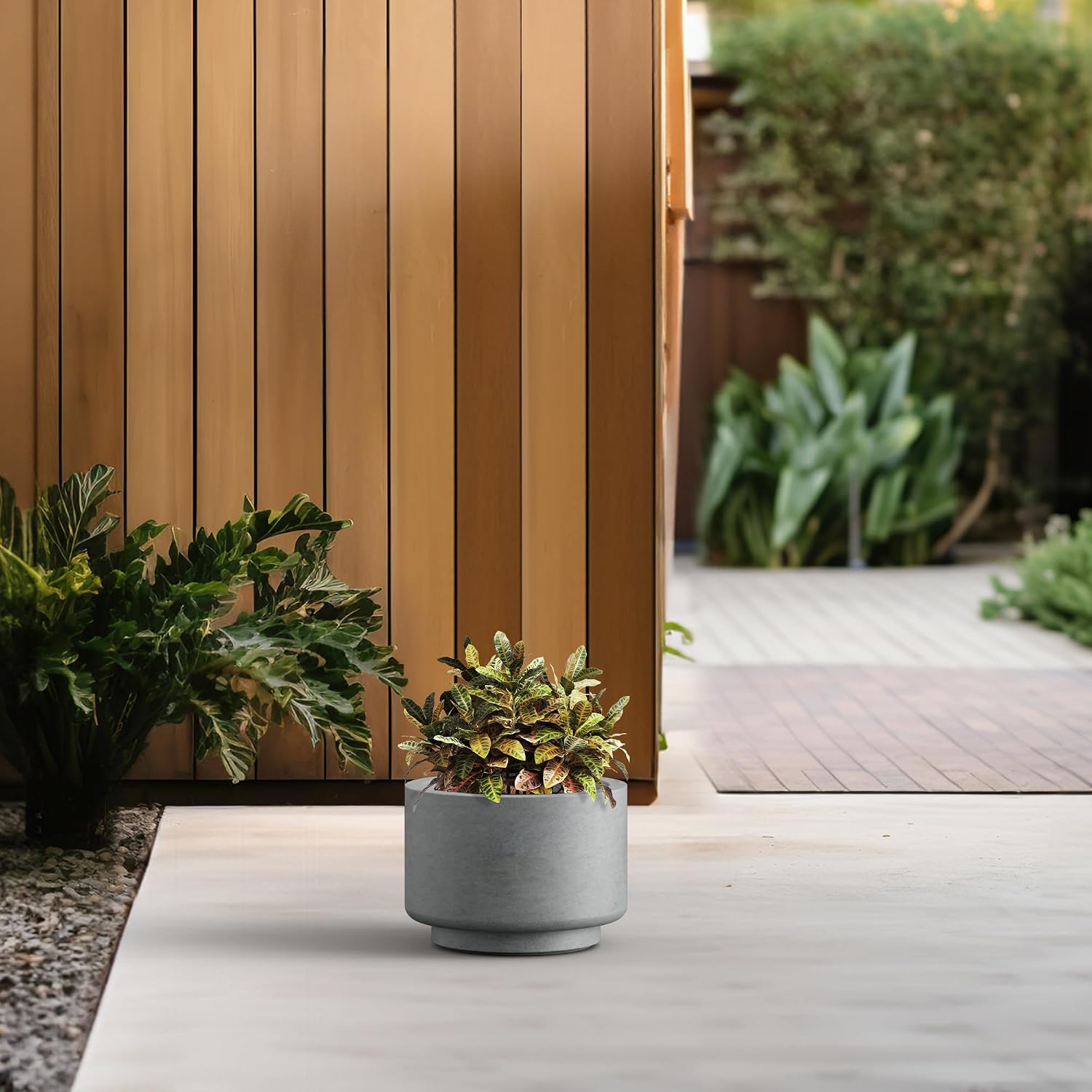Kante Small Round Pedestal Pale Gray Concrete Planter 9.8" Dia, Outdoor | Rubber Plug for Indoor, Drainage for Garden