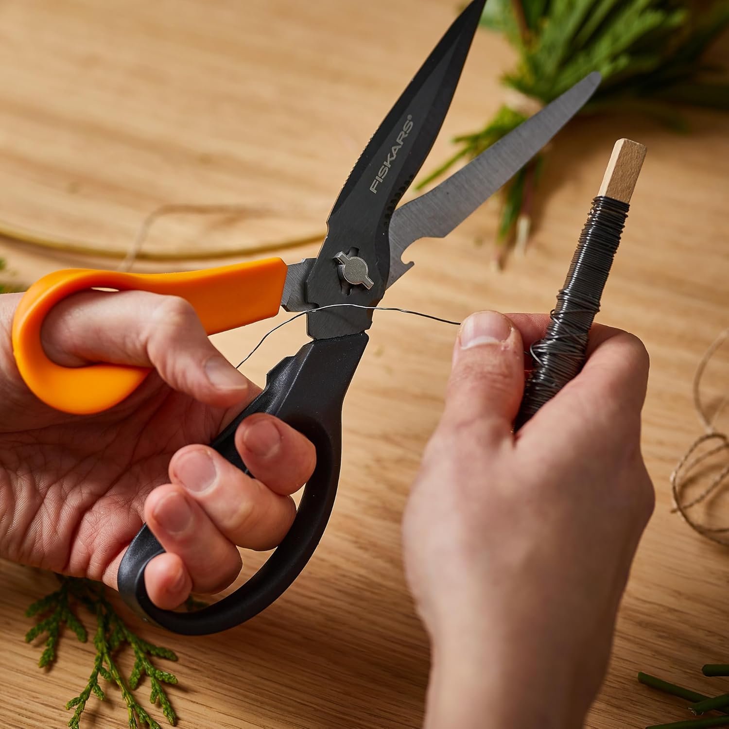 Fiskars 9" 7-in-1 Heavy-Duty Garden Scissors Multi-Tool with Sheath | Take-Apart Shears with Power Notch, Wire & Twine