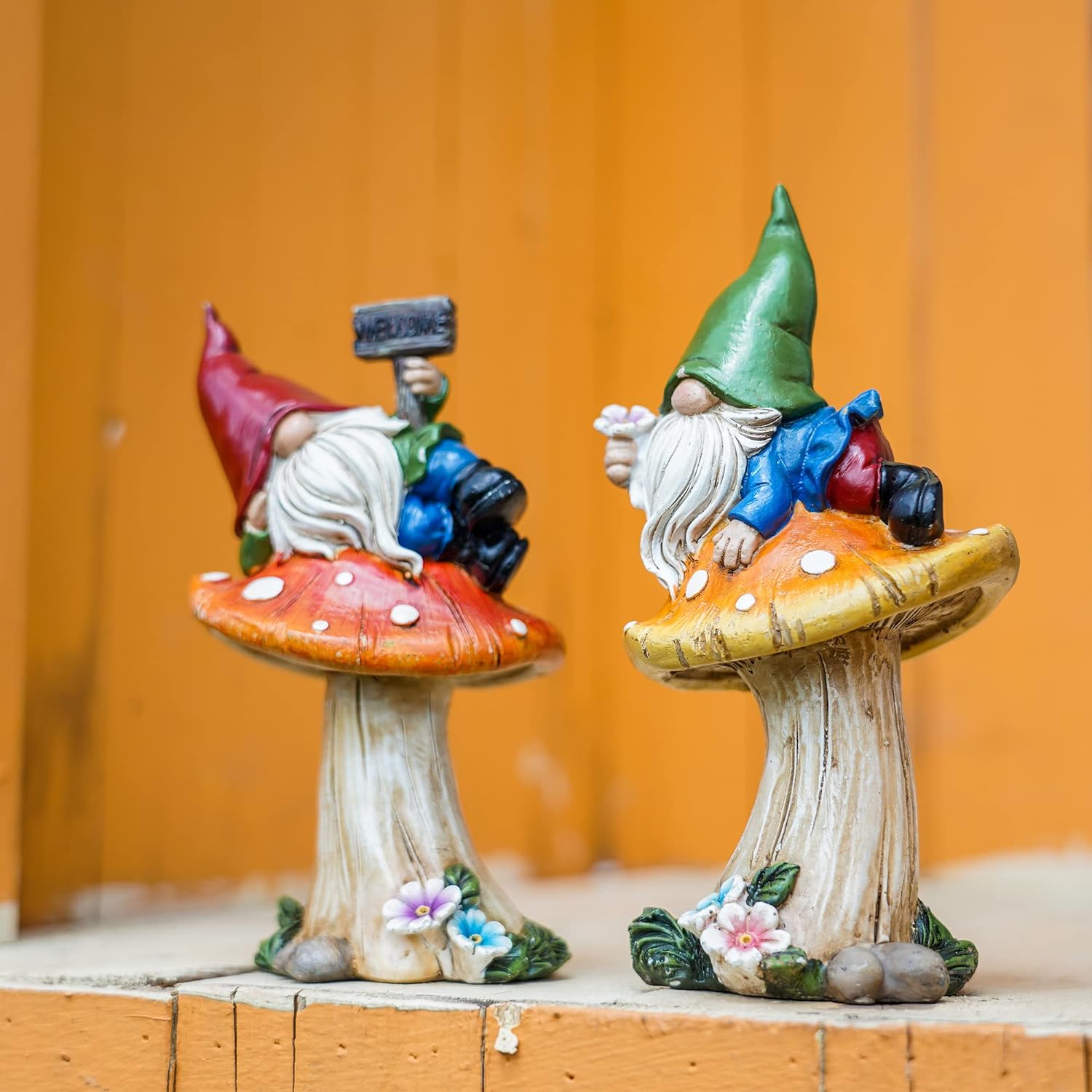 TERESA'S COLLECTIONS Resin Statues for Yard, Set of 2 Cute Garden Gnomes on Mushroom Statues for Outdoor Patio Porch
