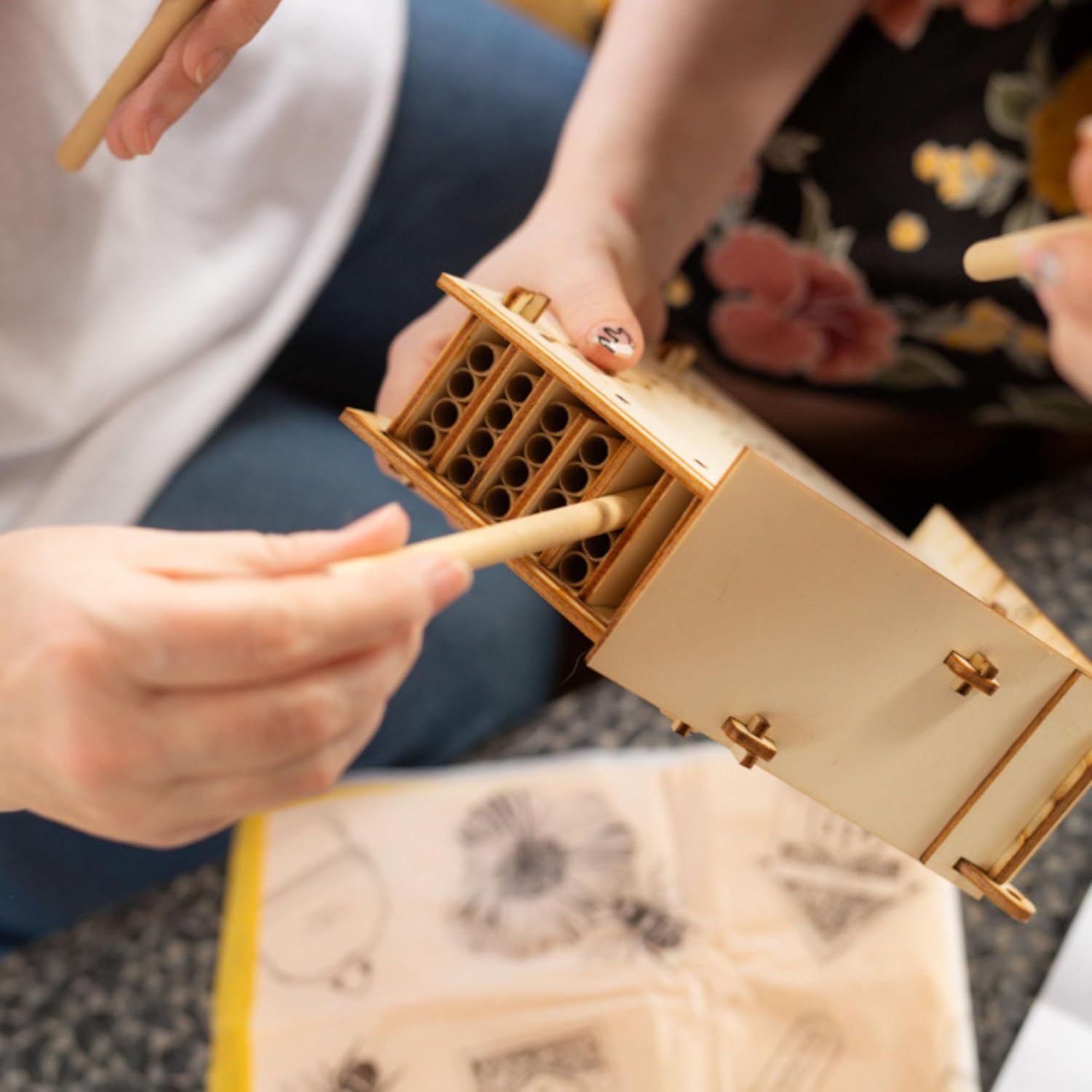 DIY Solitary Bee Hotel Kit – Make Your own Home for Wild Bees. Bee-Friendly Gift for Nature Lover. 190 x 215 x 70mm
