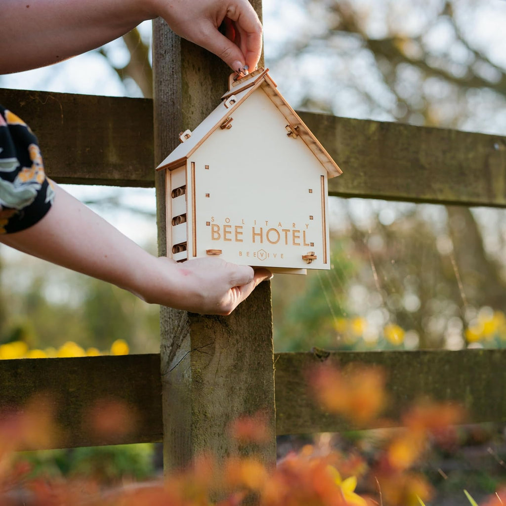 DIY Solitary Bee Hotel Kit – Make Your own Home for Wild Bees. Bee-Friendly Gift for Nature Lover. 190 x 215 x 70mm