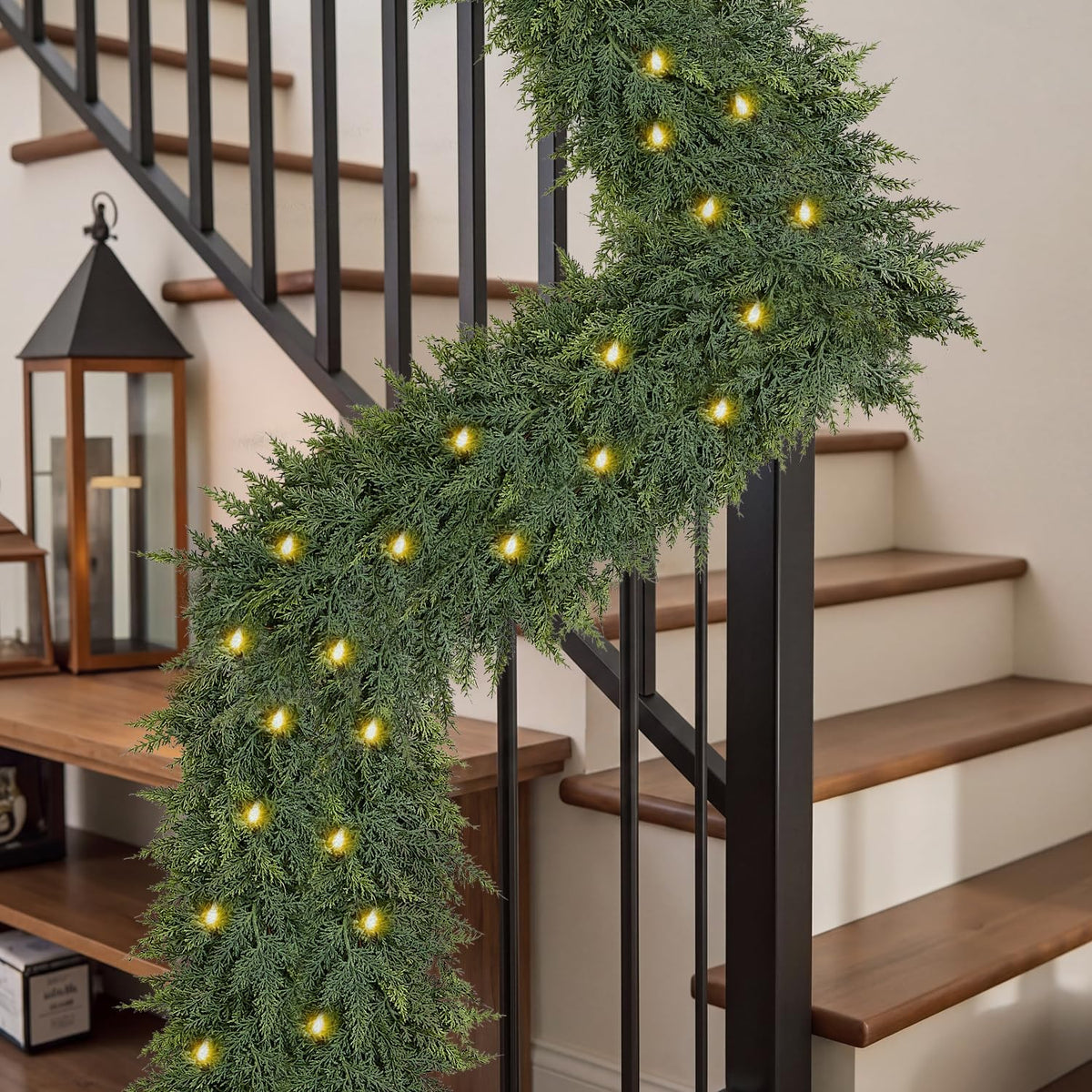 12 Pcs Christmas Railing Protection Garland Ties for Banister Holiday Silicone Garland Ties with Padding Prevents Scratches Wreath Hanging Fasteners for Staircase Seasonal Decor (Green)