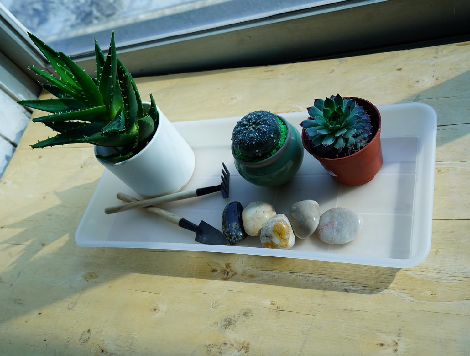 VUWEZ 2 Pack of Plastic Plant Tray Saucer Rectangular 17 18 inch, Planter Trays Saucers for Indoors Outdoor, Plant