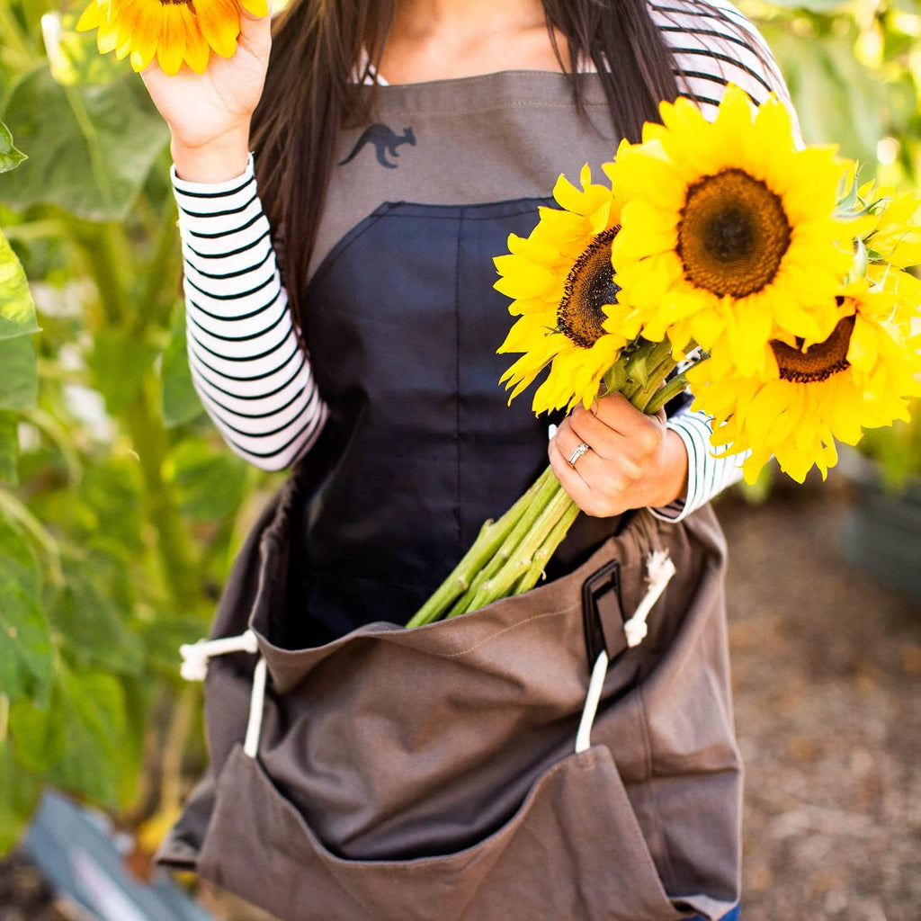 Roo Gardening Apron with Pockets for Women & Men - Canvas Garden Apron with Harvesting Pouch, Water-Resistant, Washable