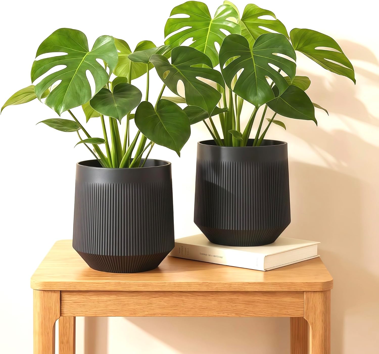 Plant Pots，Set of 2 Plastic Large Pots for Indoor Plants,Flower Pots Outdoor Planters with Drainage Hole and Seamless