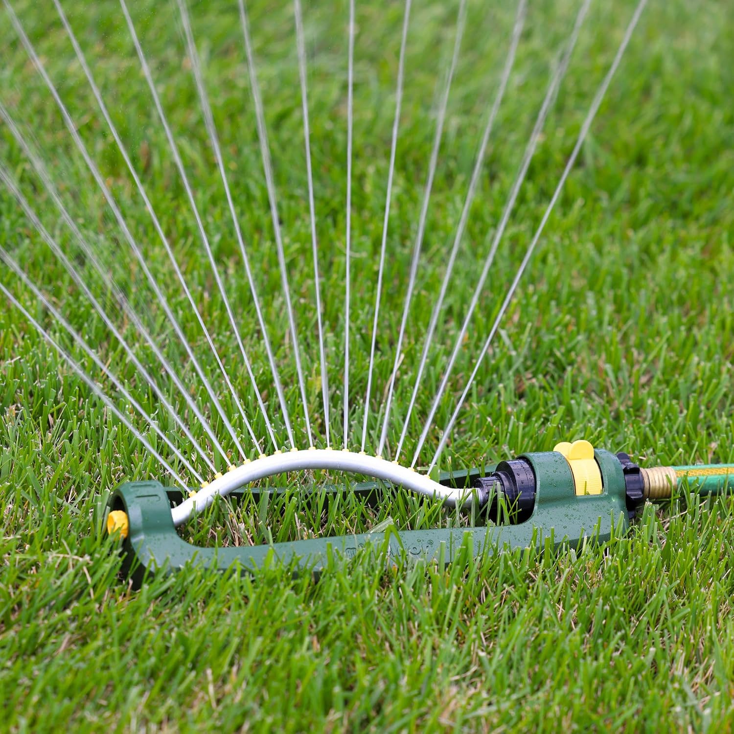 Melnor 65147AMZ Turbo Oscillating Lawn Sprinkler, 3,200 Sq. Ft. Coverage, 16 Precision Nozzles, Adjustable Range