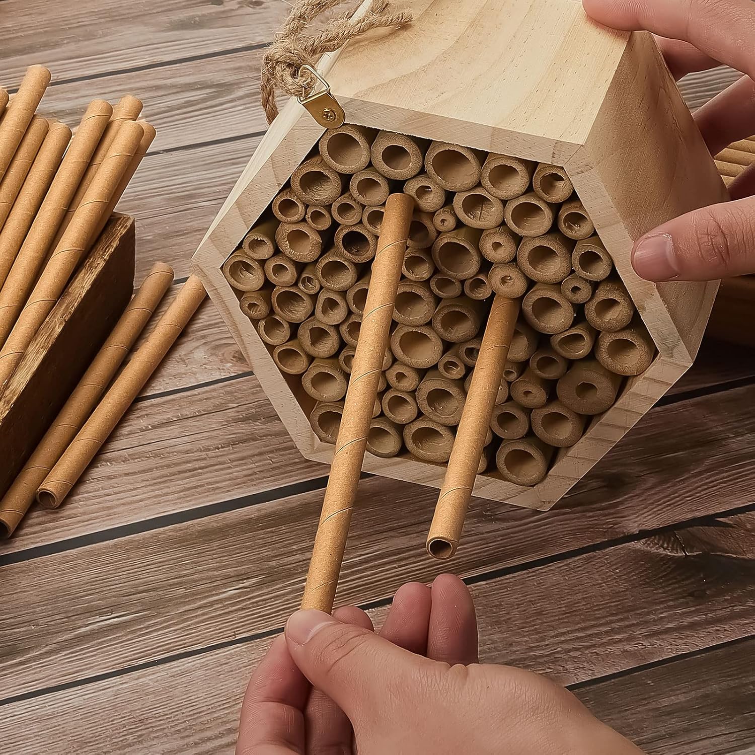 Gueevin 400 Pcs Mason Beehive Tubes 6 Inch Long x 5/16" Diameter Cardboard Beehive Nesting Tubes Nesting Paper Inserts