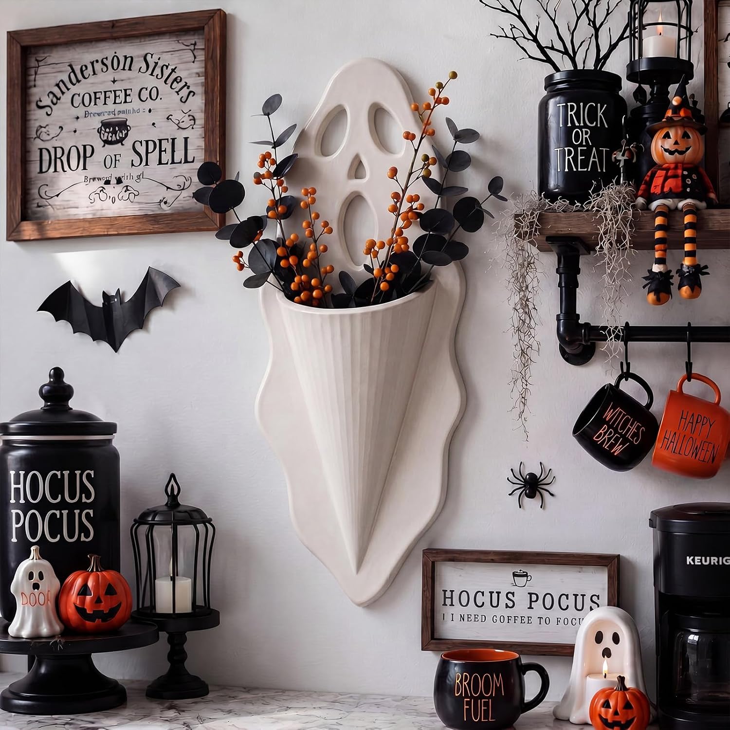 Halloween Ghost Wall Planter 13.4'' White Ghost Scream Face Resin Wall Vase Spooky Hanging Pocket Planter for Plants