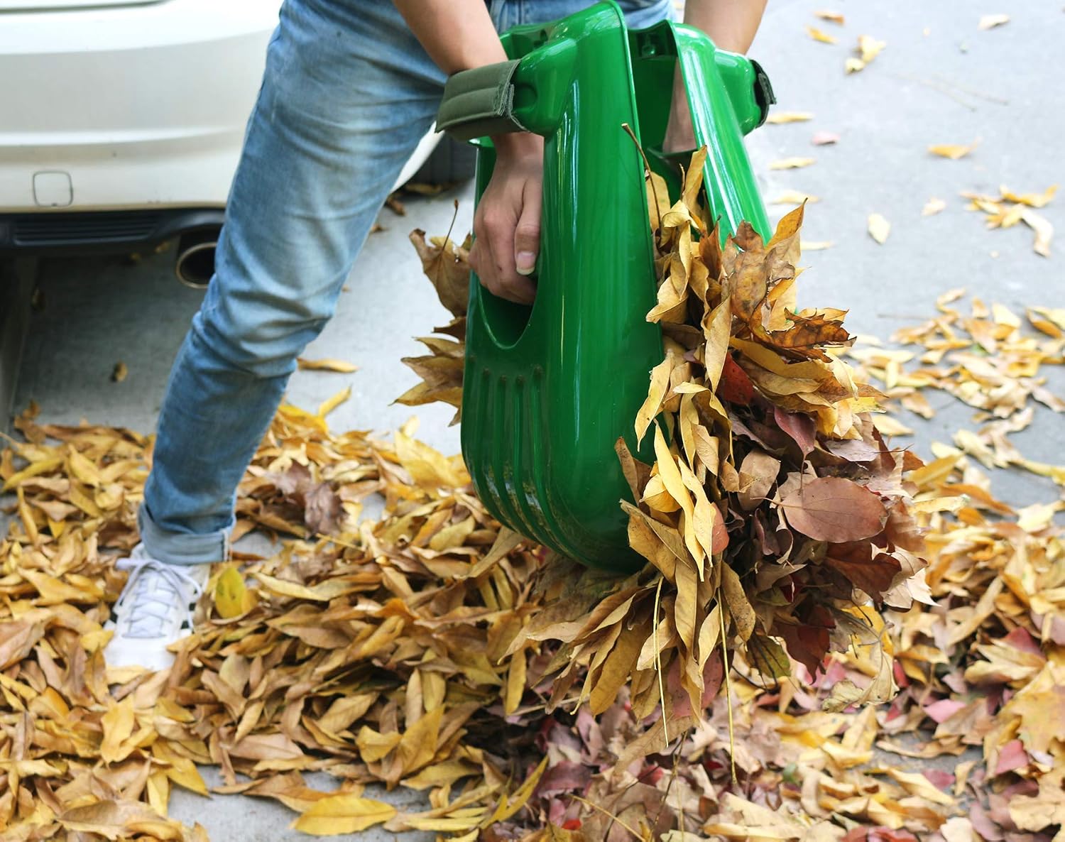 Gardzen Plastic Large Leaf Scoop Hand Rakes | Debris and Yard Waste Removal, Comes with 72 Gallon Garden Bag, Work