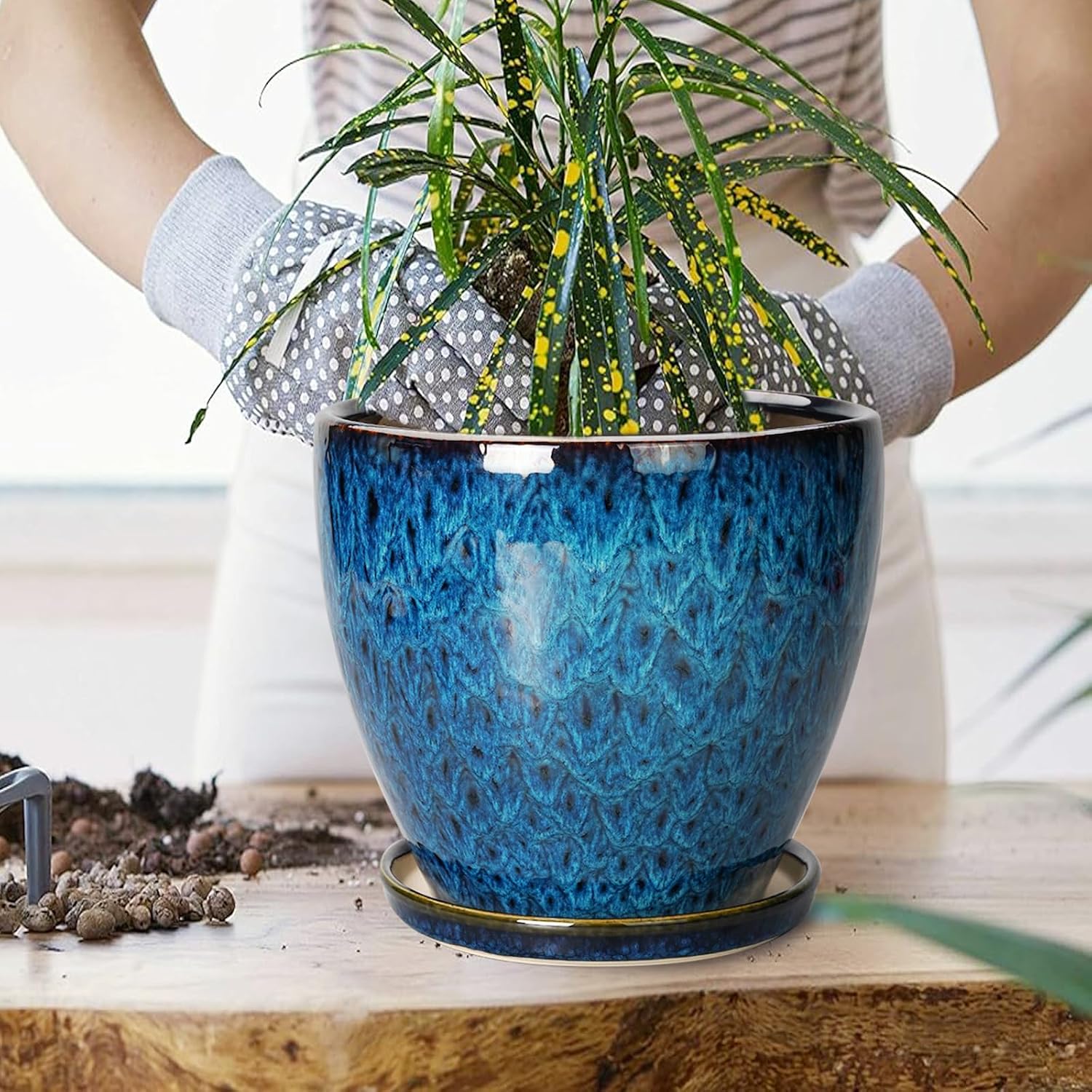10 Inch Ceramic Planter Pot Round Plant Pot for Indoor Plants Outdoor Large Flower Pot with Drainage Hole and Saucer