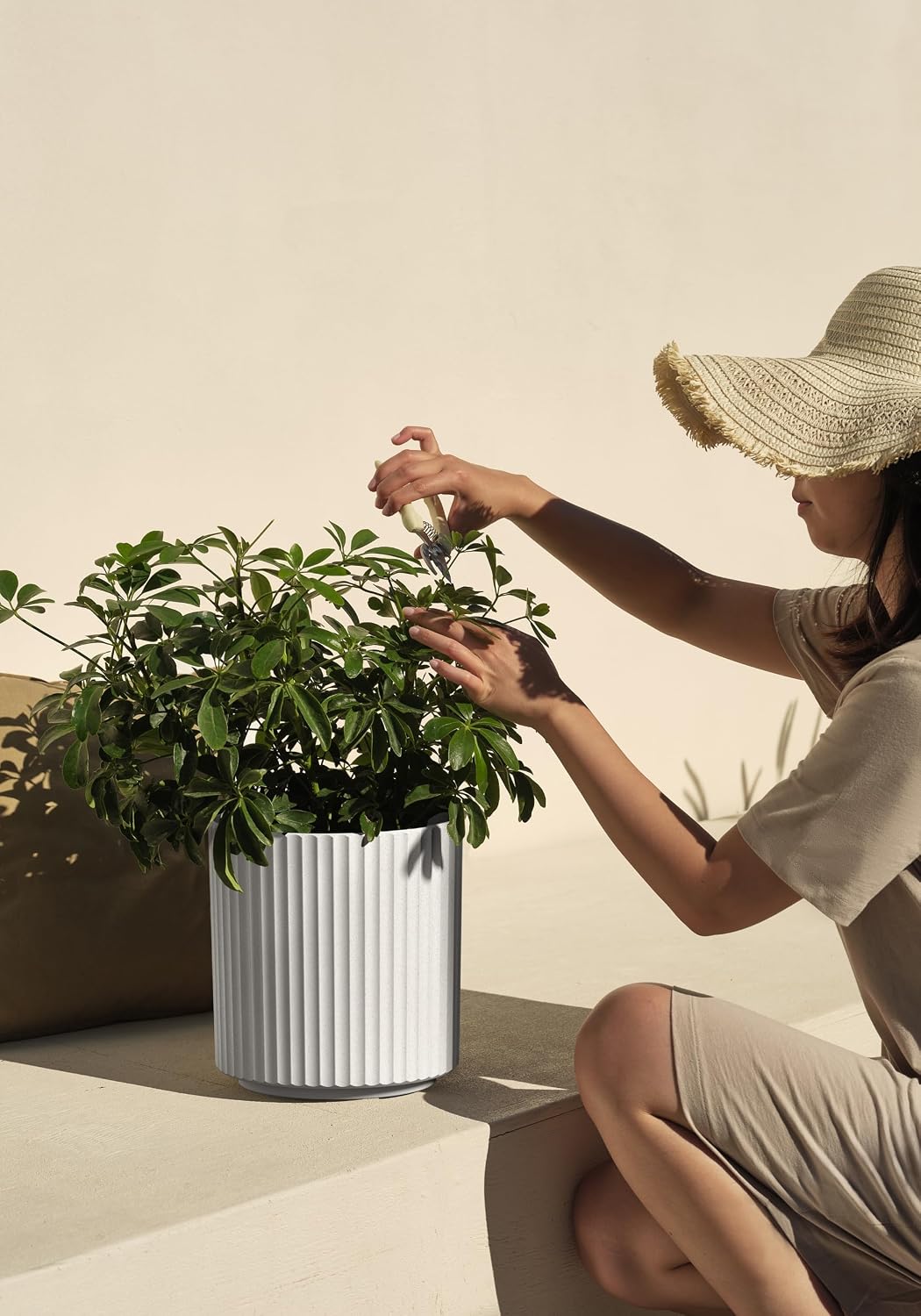 Veradek Demi Series Round Planter for Porch, Patio, Backyard | Durable Plastic-Concrete Material | Modern Décor for