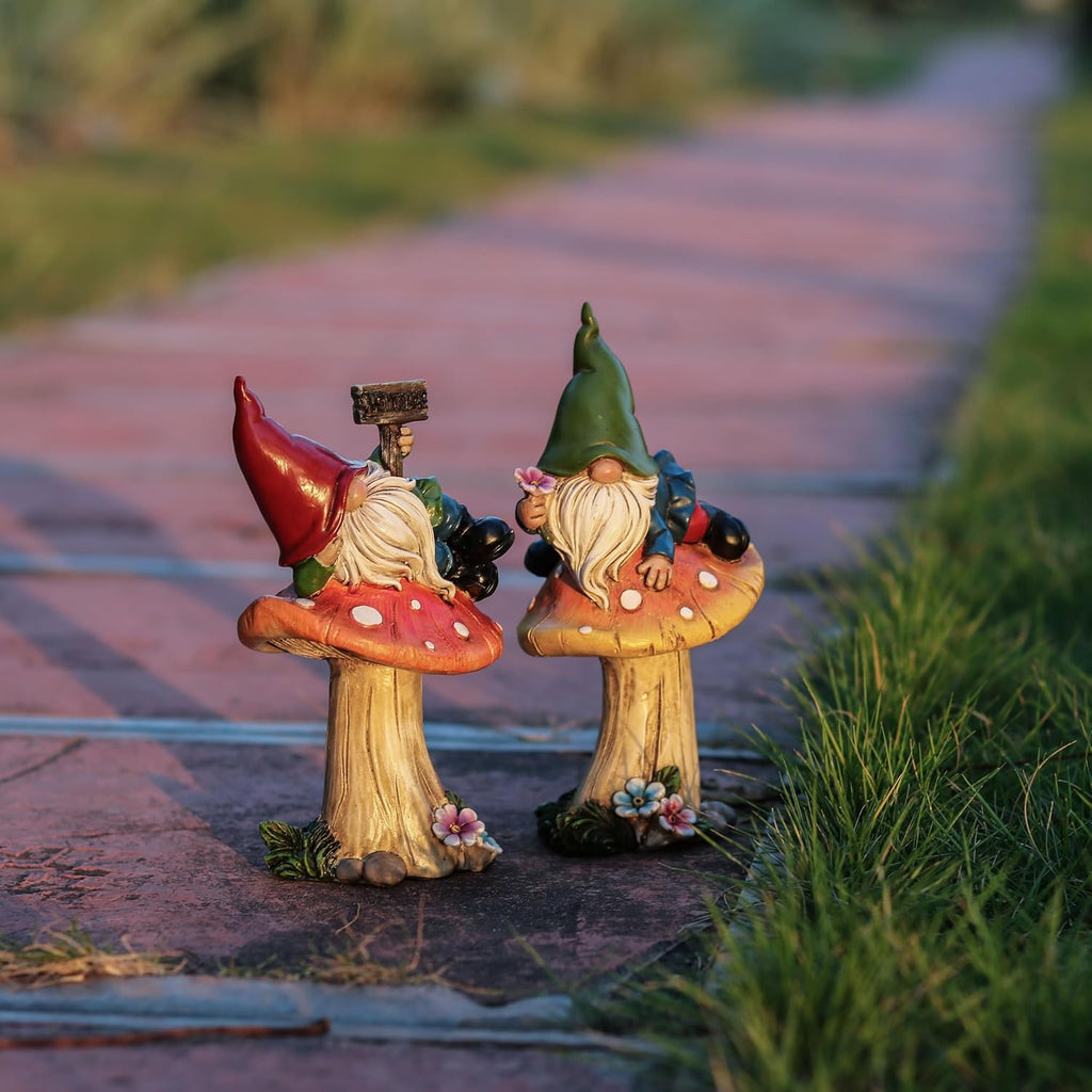 TERESA'S COLLECTIONS Resin Statues for Yard, Set of 2 Cute Garden Gnomes on Mushroom Statues for Outdoor Patio Porch