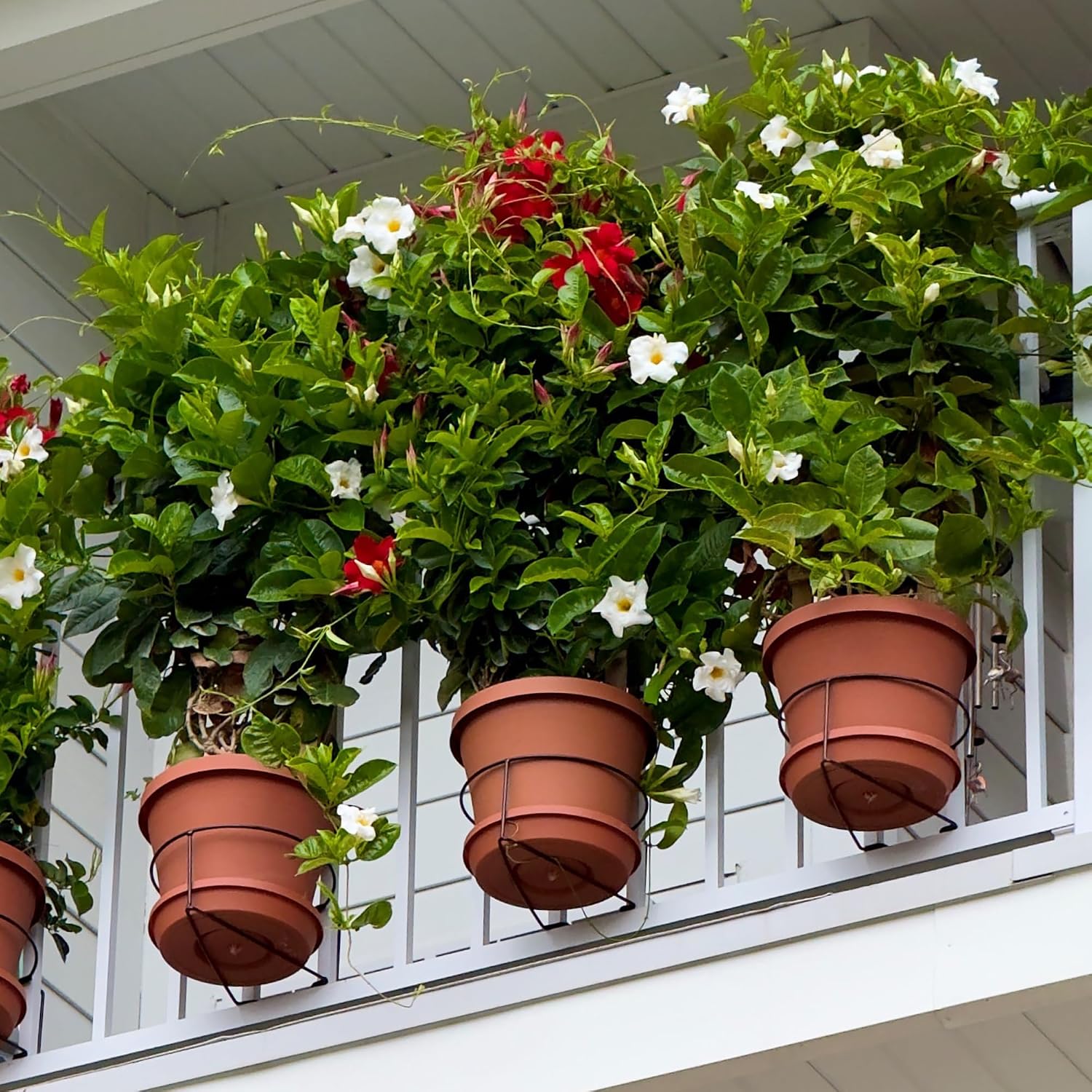 Bloem RailScapes Adjustable Floating Planter Hanger, Fits 0.5”-0.75” Balcony Railing Spindles, 3-Pack