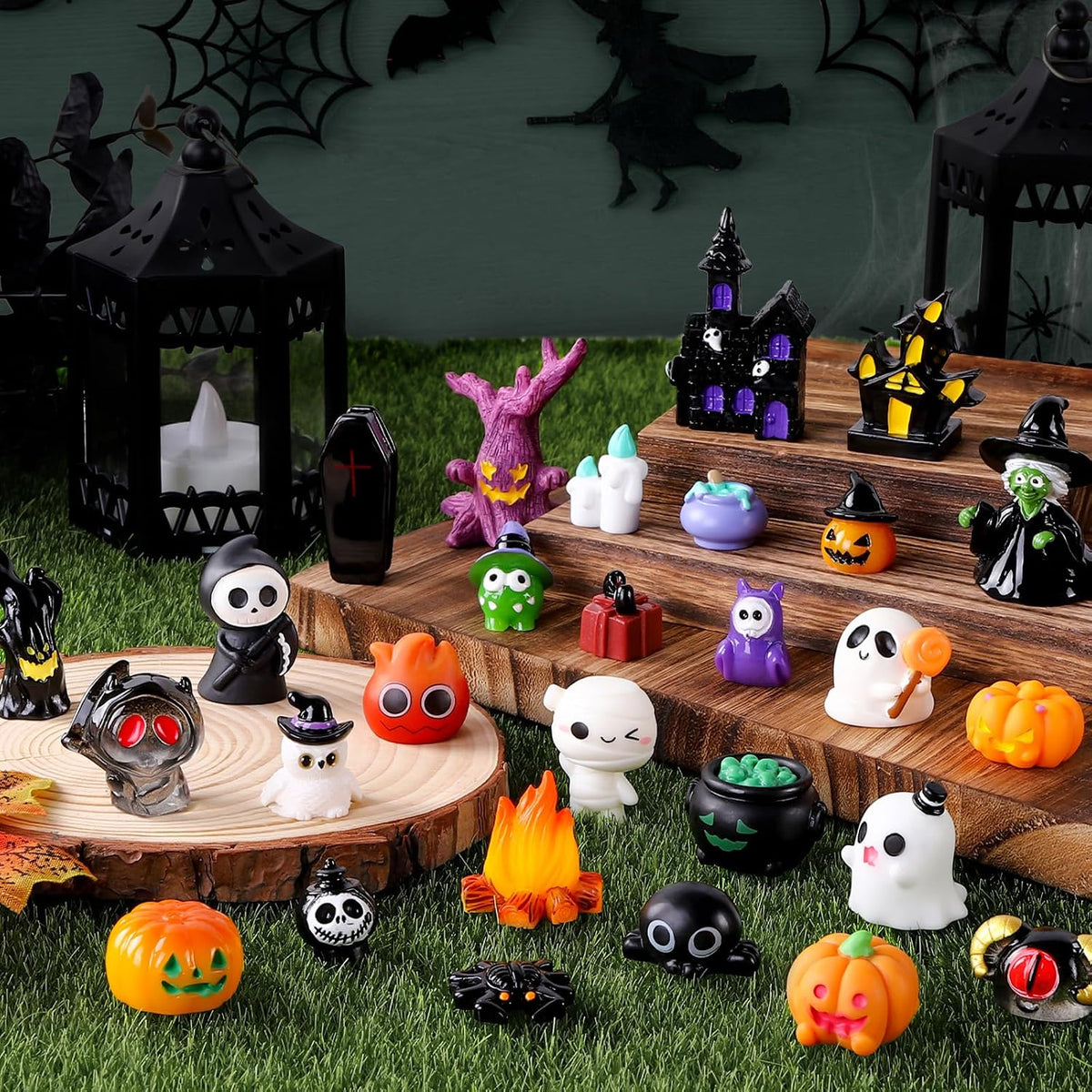50pcs Halloween Mini Resin Figures 50 Styles Tiny Resin Figurines Little Small Figures to Hide Pumpkin Ghost Skull Miniatures Bulk for Halloween Party Favors Bag Fillers Garden Dollhouse Decor