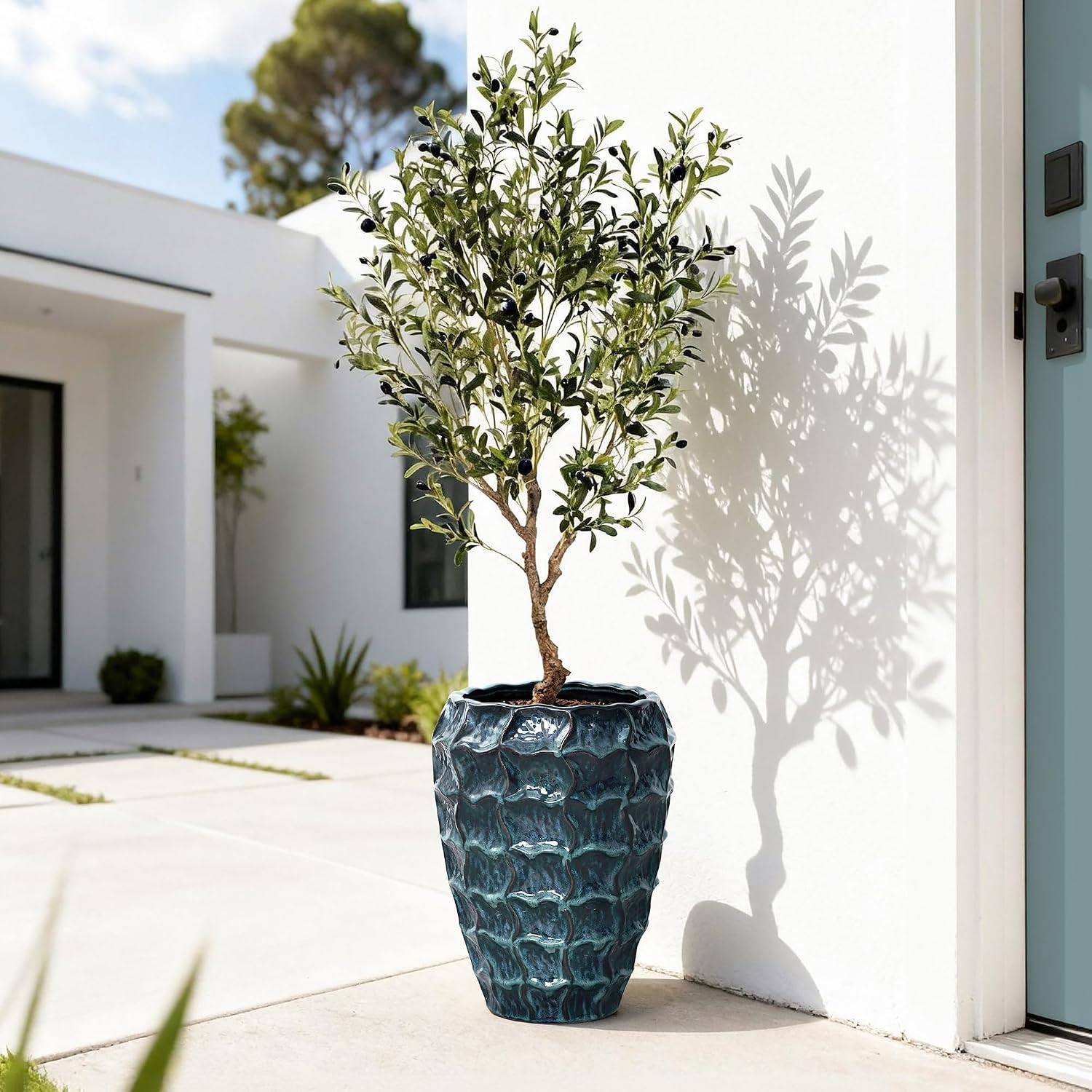 LuxenHome 17.7" Blue Ceramic Plant Pot, Tall Planter with Geometric Texture | Large Plant Pot, Flower Pots with