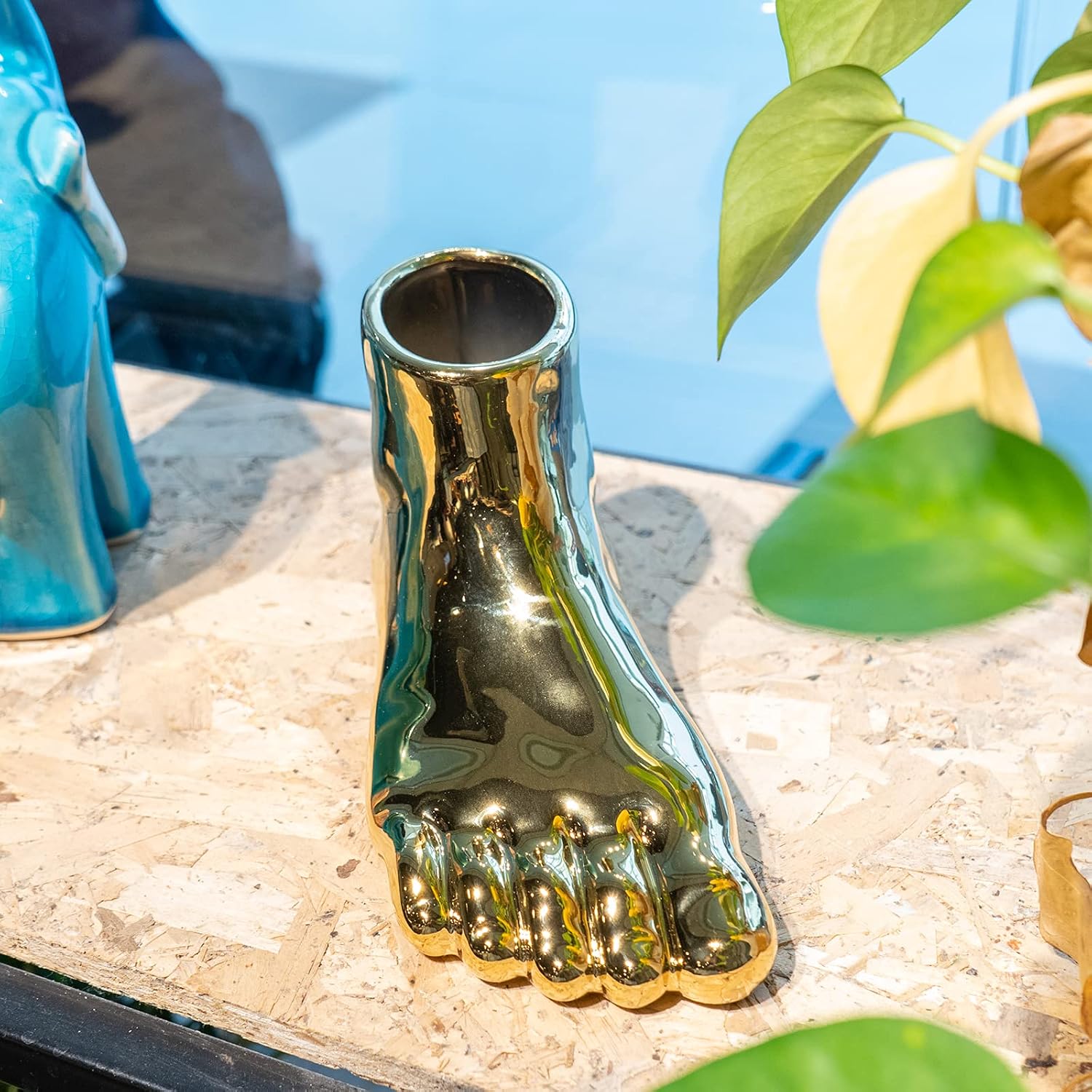 Notakia Unique Flower Vase Statue Home Decor Modern Style Gold Room Decor Accents for Indoor and Outdoor Statue Planter