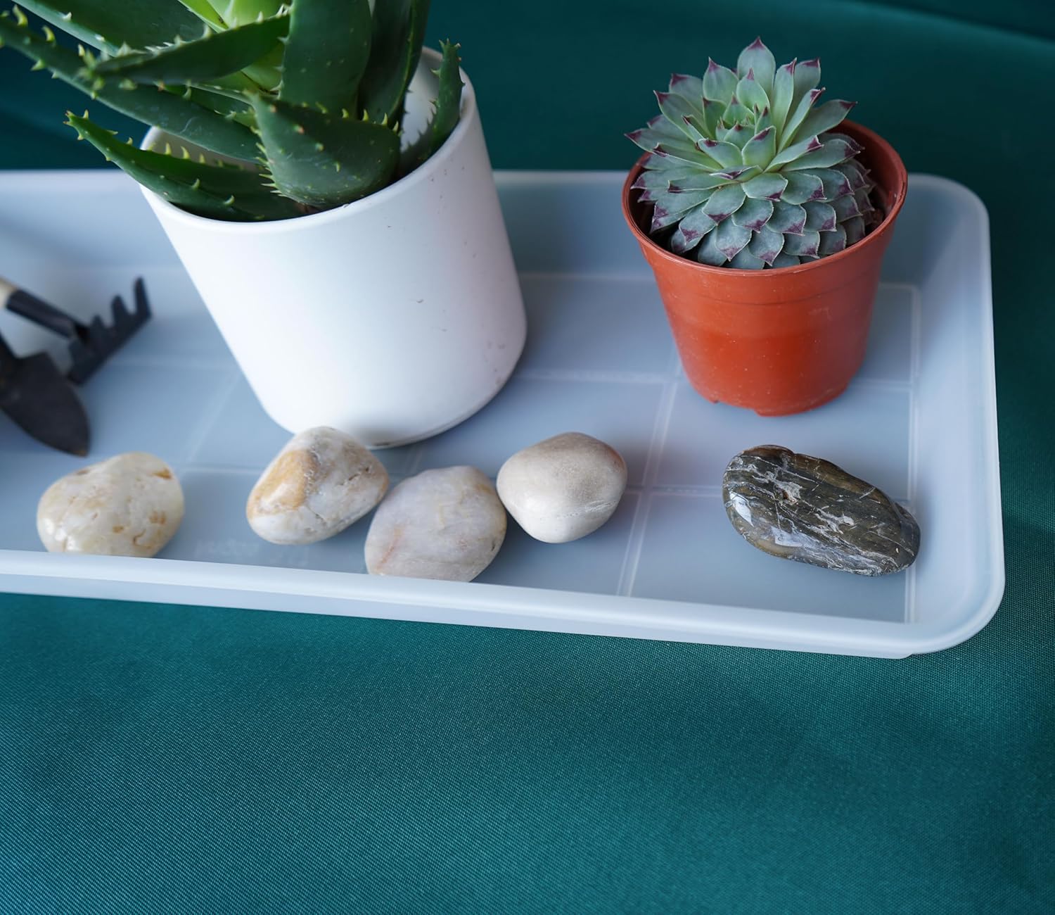 VUWEZ 2 Pack of Plastic Plant Tray Saucer Rectangular 17 18 inch, Planter Trays Saucers for Indoors Outdoor, Plant
