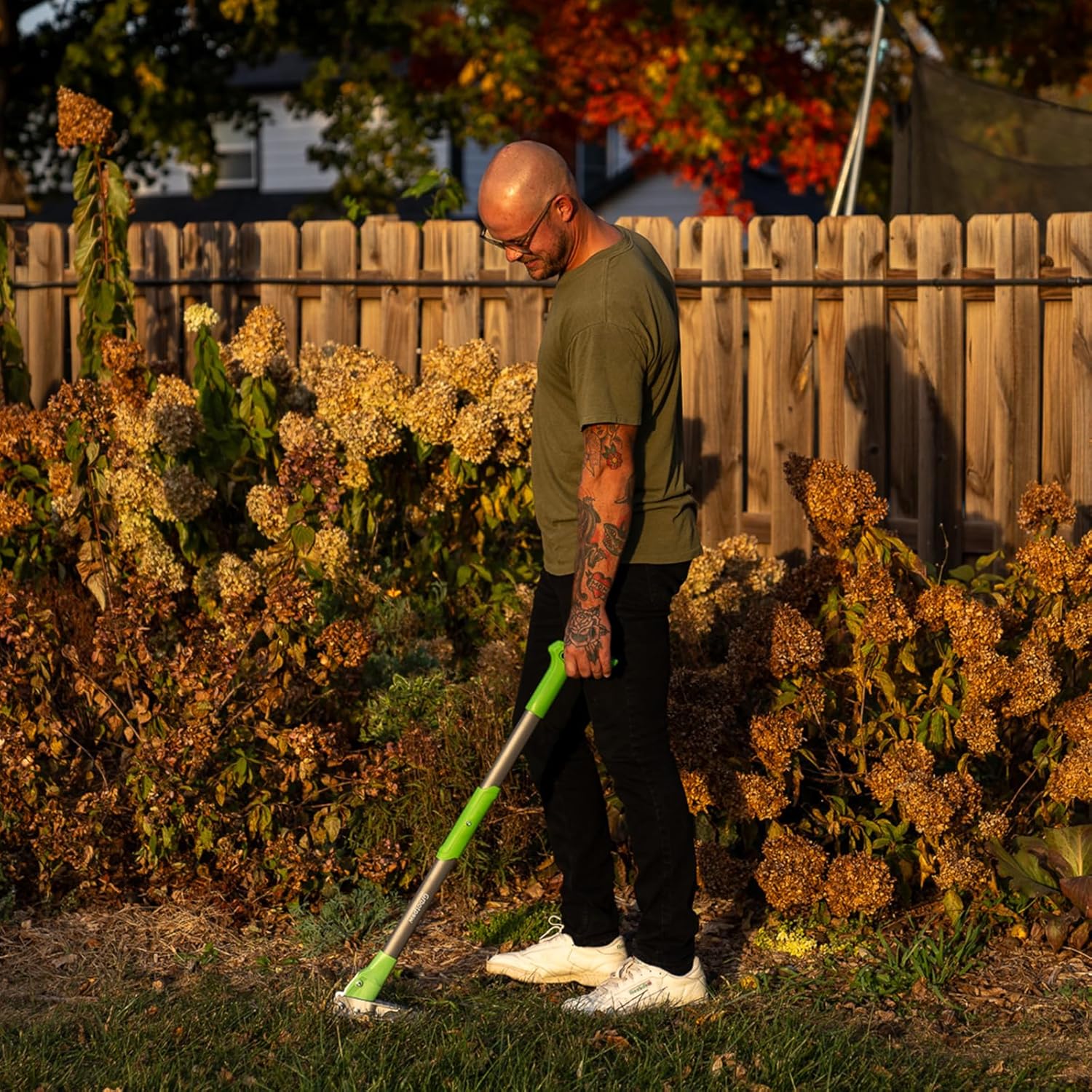 WP5 Heavy Duty Weed Puller Tool, Stand Up Dandelion Weeder with 40" Handle, 3 Claws & Fiberglass Foot Pedal, Weeding