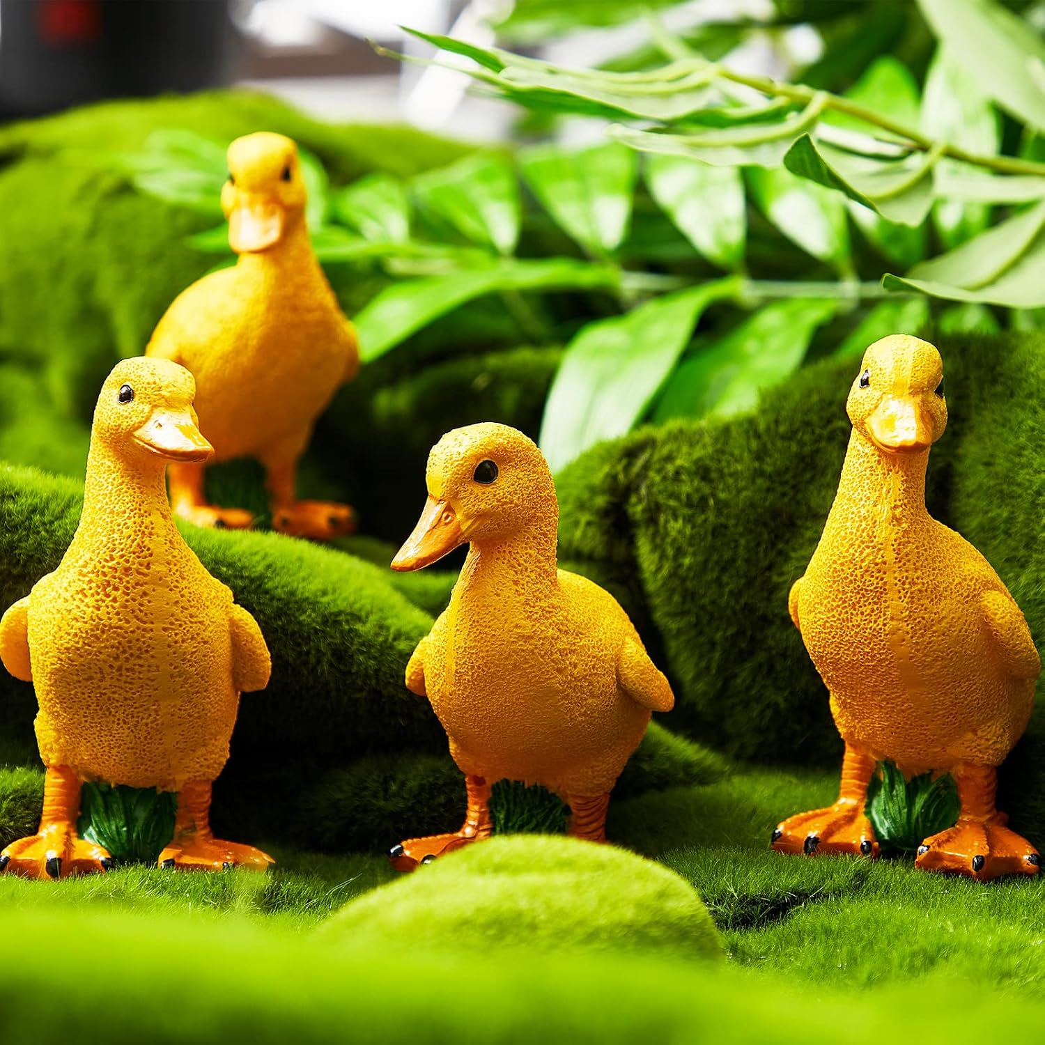 Lenwen 4 Pcs Resin Duck Figures Ducks Statue Duckling Outdoor Garden Statues for Patio Lawn Outdoor Yard Pond