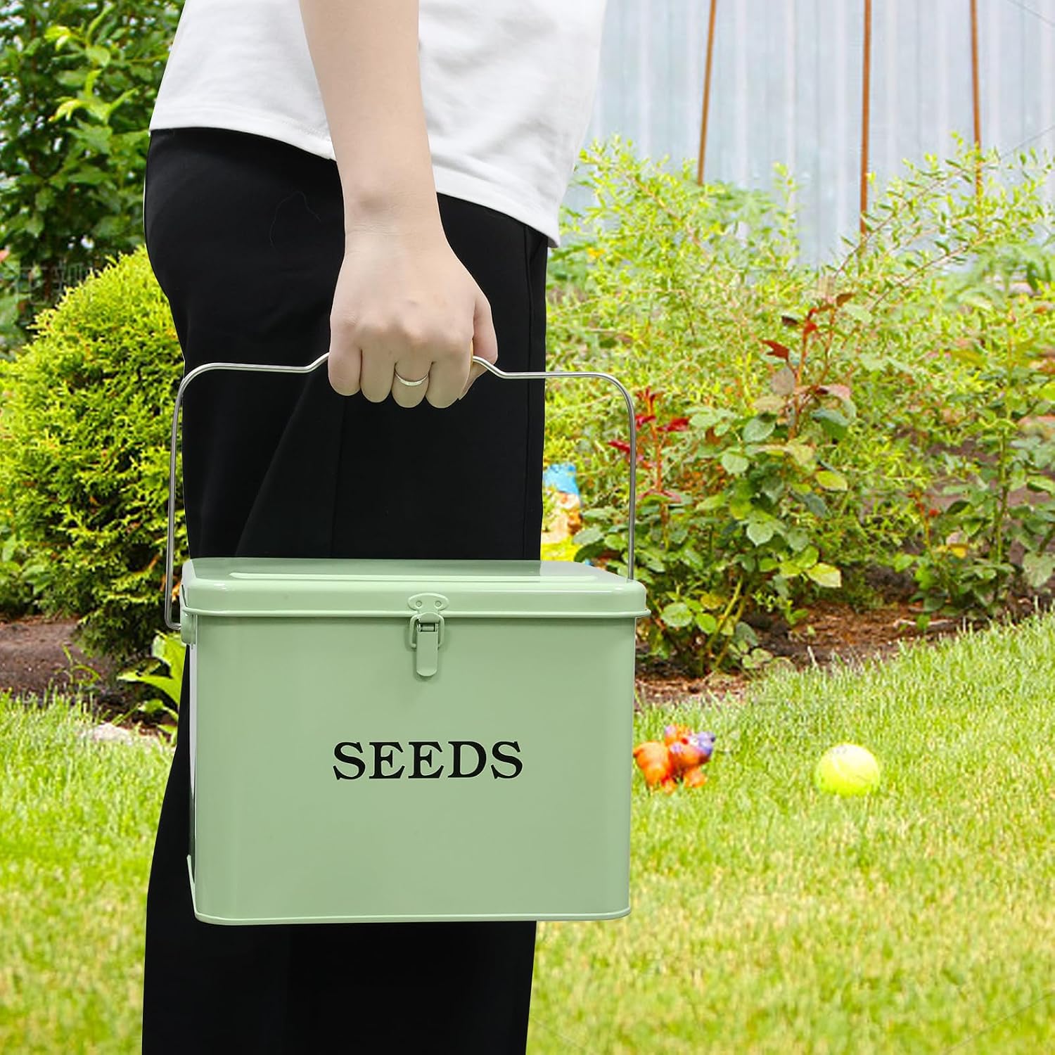 Seed Storage, Metal Seed Box with Safety Lock & Handle, 3 Dividers Seed Organizer Seed Container Storage, Professional