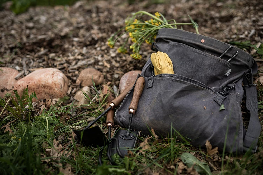 Barebones Harvesting and Gathering Bag - Foraging, Harvest and Fruit Picking Bag with Convertible Straps