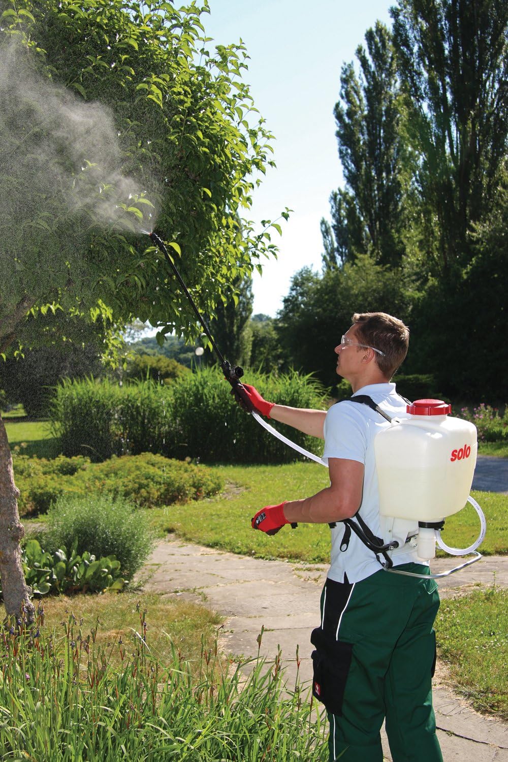 SOLO 425 4-Gallon Piston Backpack Sprayer, Wide Pressure Range up to 90 psi