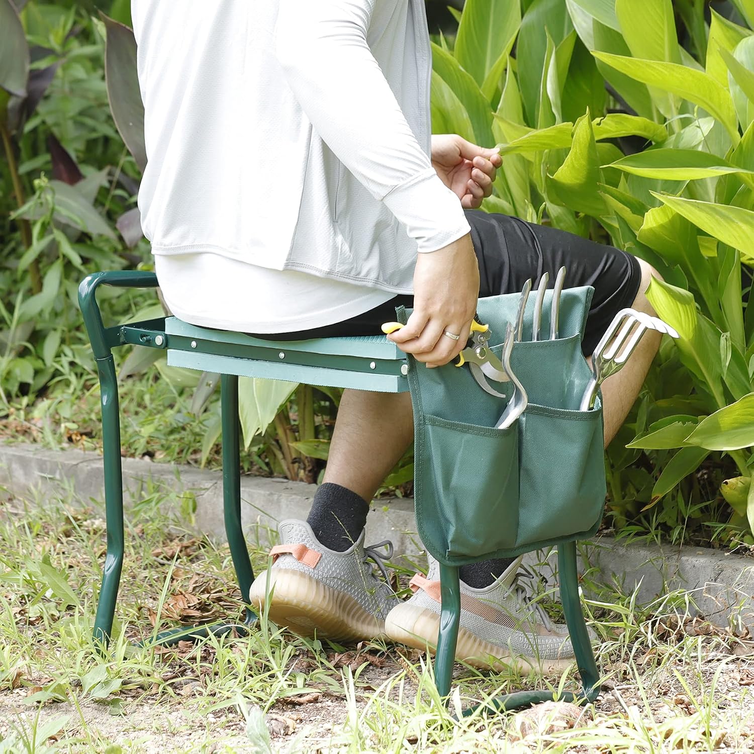 Folding Garden Kneeler Seat Garden Bench Stool with Handles, Multi-use Pouch, Heavy Duty Yard Gardening Chair with Soft