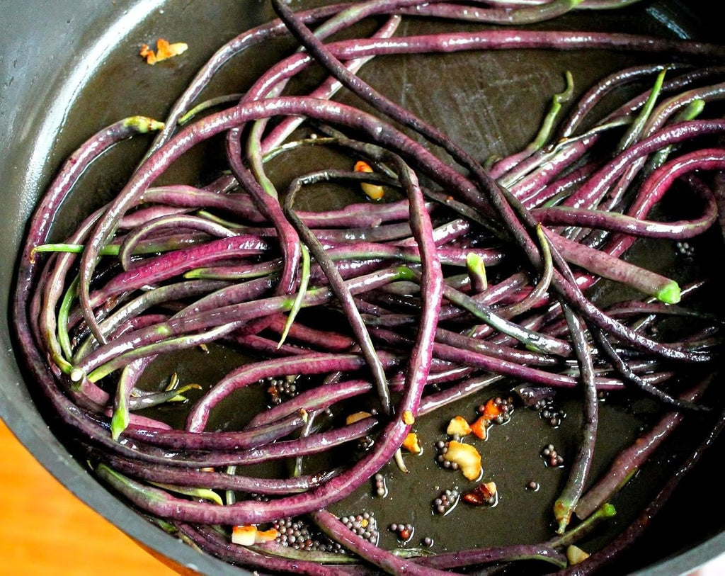 Red and Green Mix Yard Long Bean Seeds - 1/4 Pound Dark Green & 1/4 Pound Red Noodle - for 2026 Planting 2 Colors Mixed