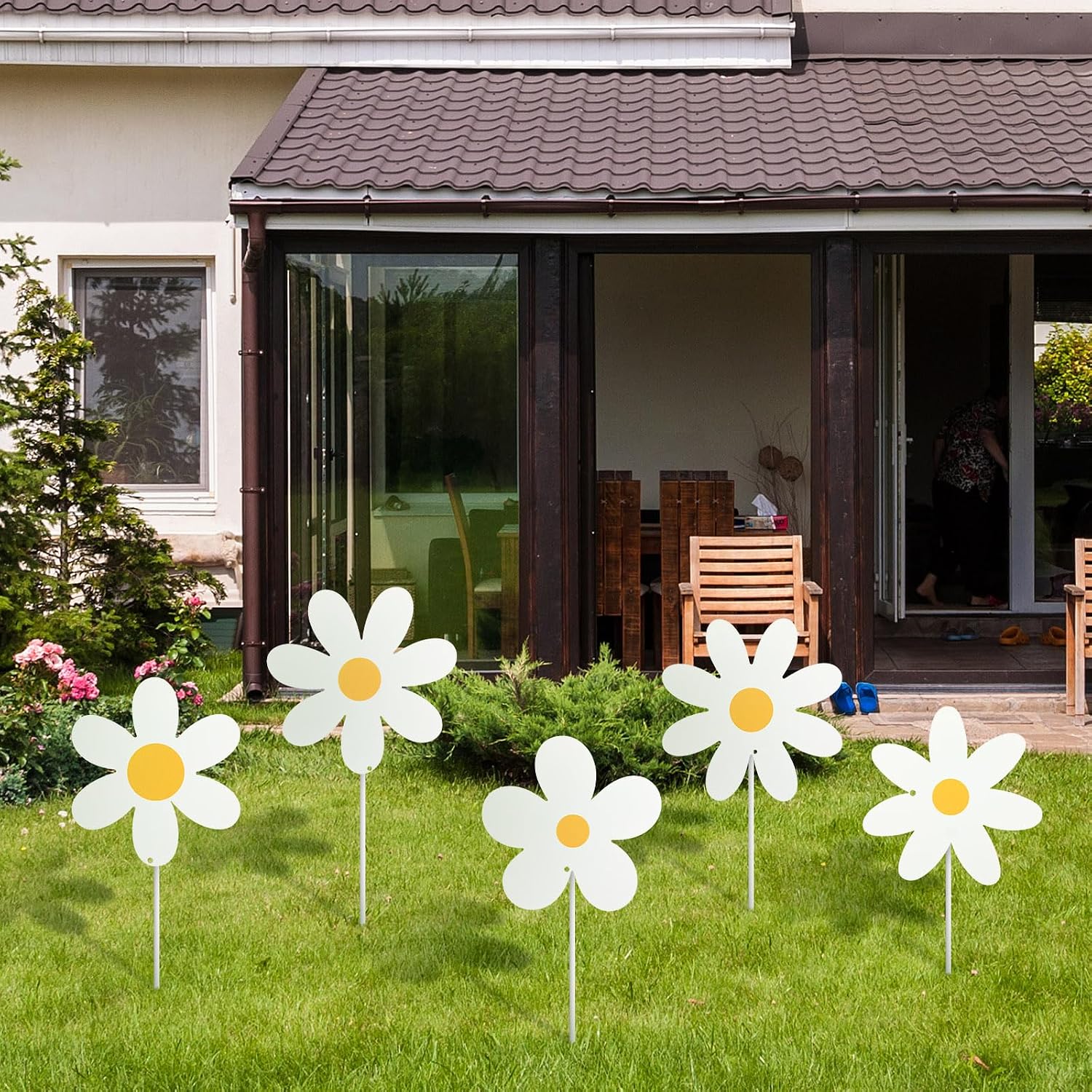 5 Pcs Daisy Yard Decorations Outdoor Metal Summer Daisy Yard Signs with Stakes Groovy Boho Flower Decorative Lawn Signs