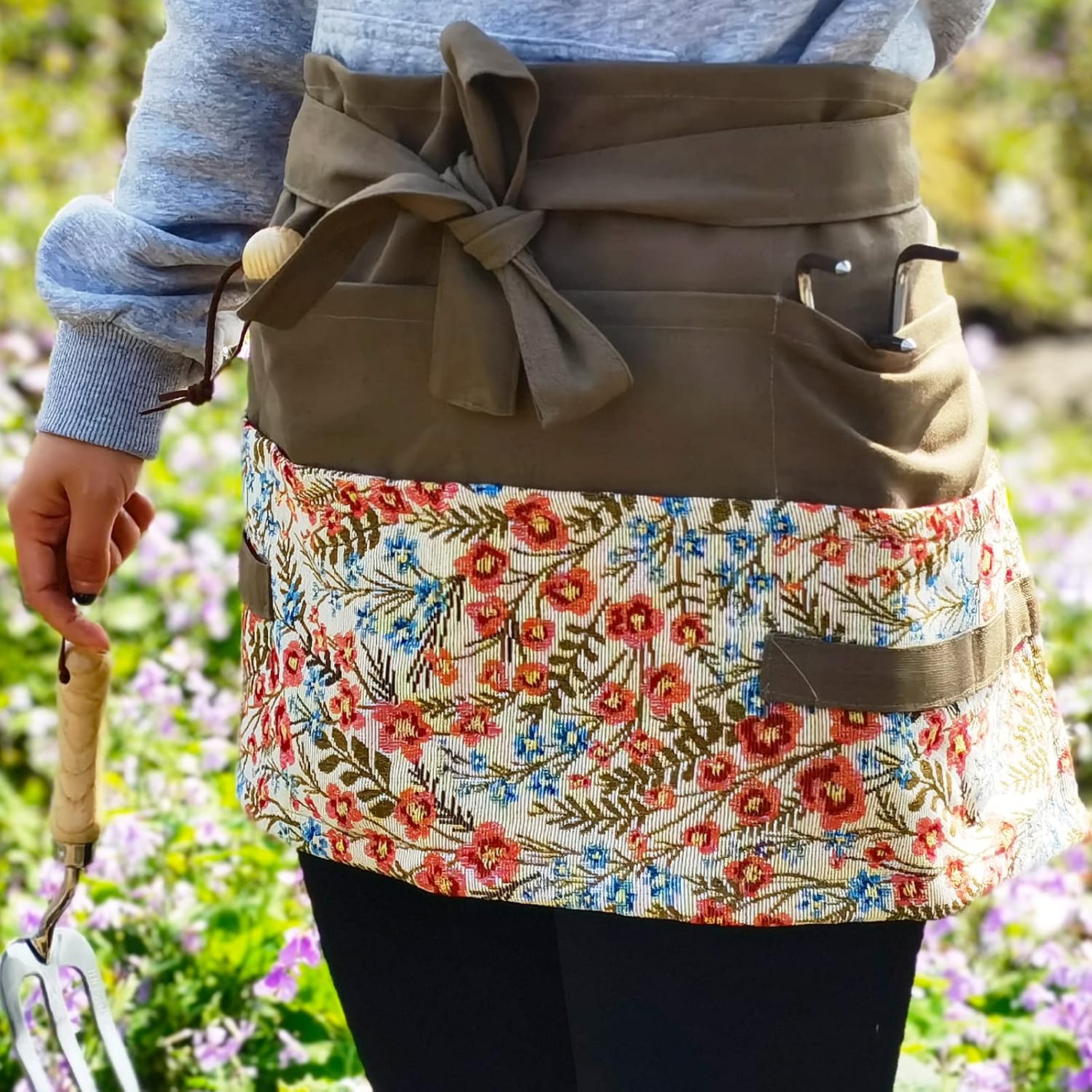 Gardening Apron Women, Half Floral Serve Garden Apron with 8 Pockets | Cute Florist Waitress Canvas Apron for Kitchen
