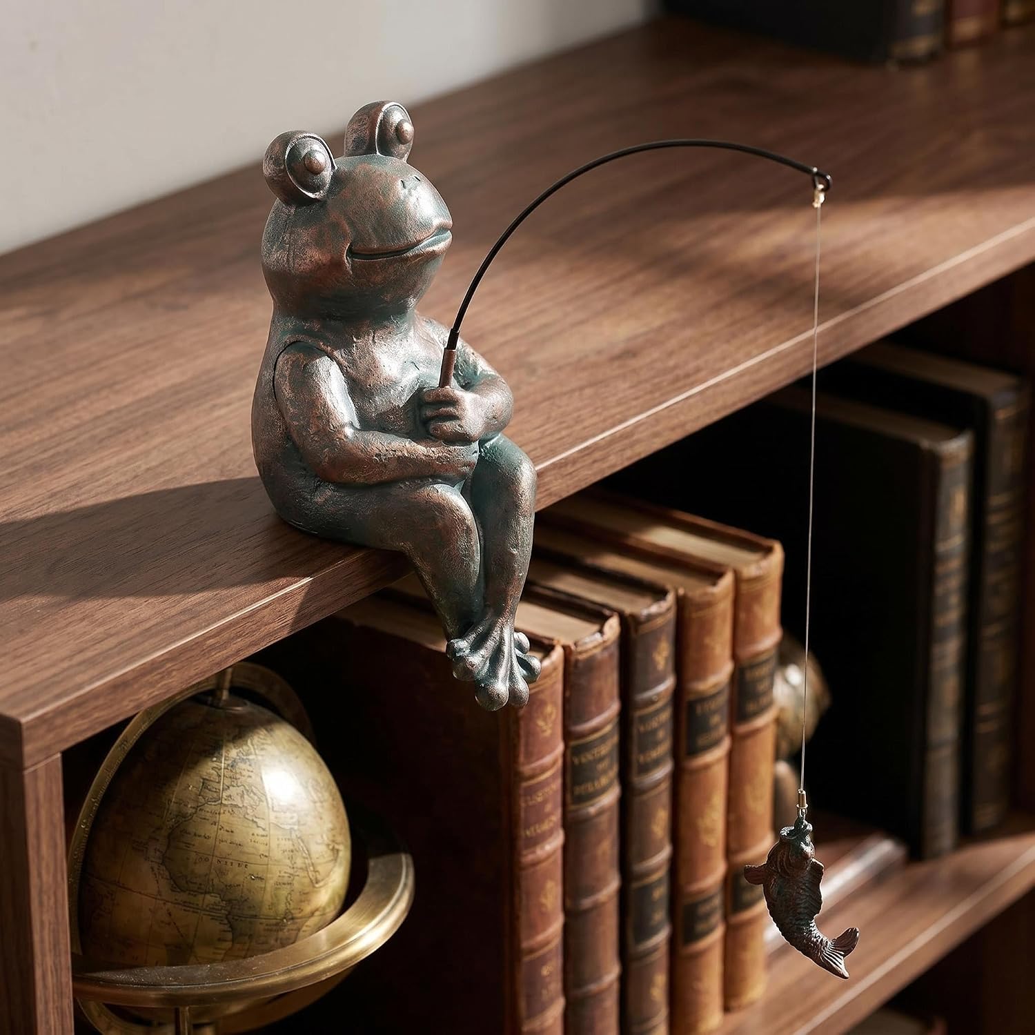 Frog Fishing Statue Garden Decor – 9.8" Weatherproof Resin Frog Fishing Sculpture Decor for Fish Ponds, Koi Ponds