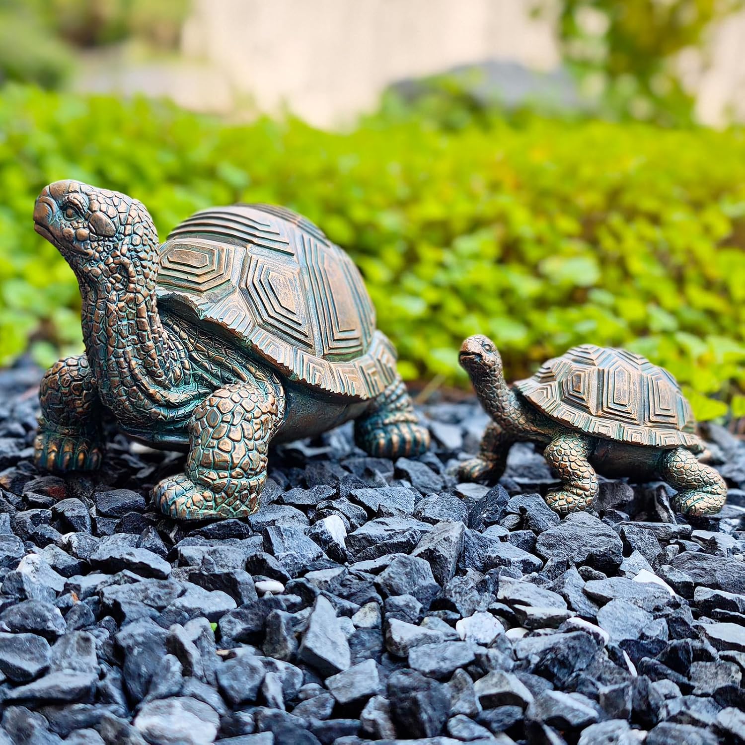 2 Pcs Outdoor Garden Turtle Statue, Mother and Baby Turtle Figurines for Garden, Patio, Lawn, Deck Decor, Resin